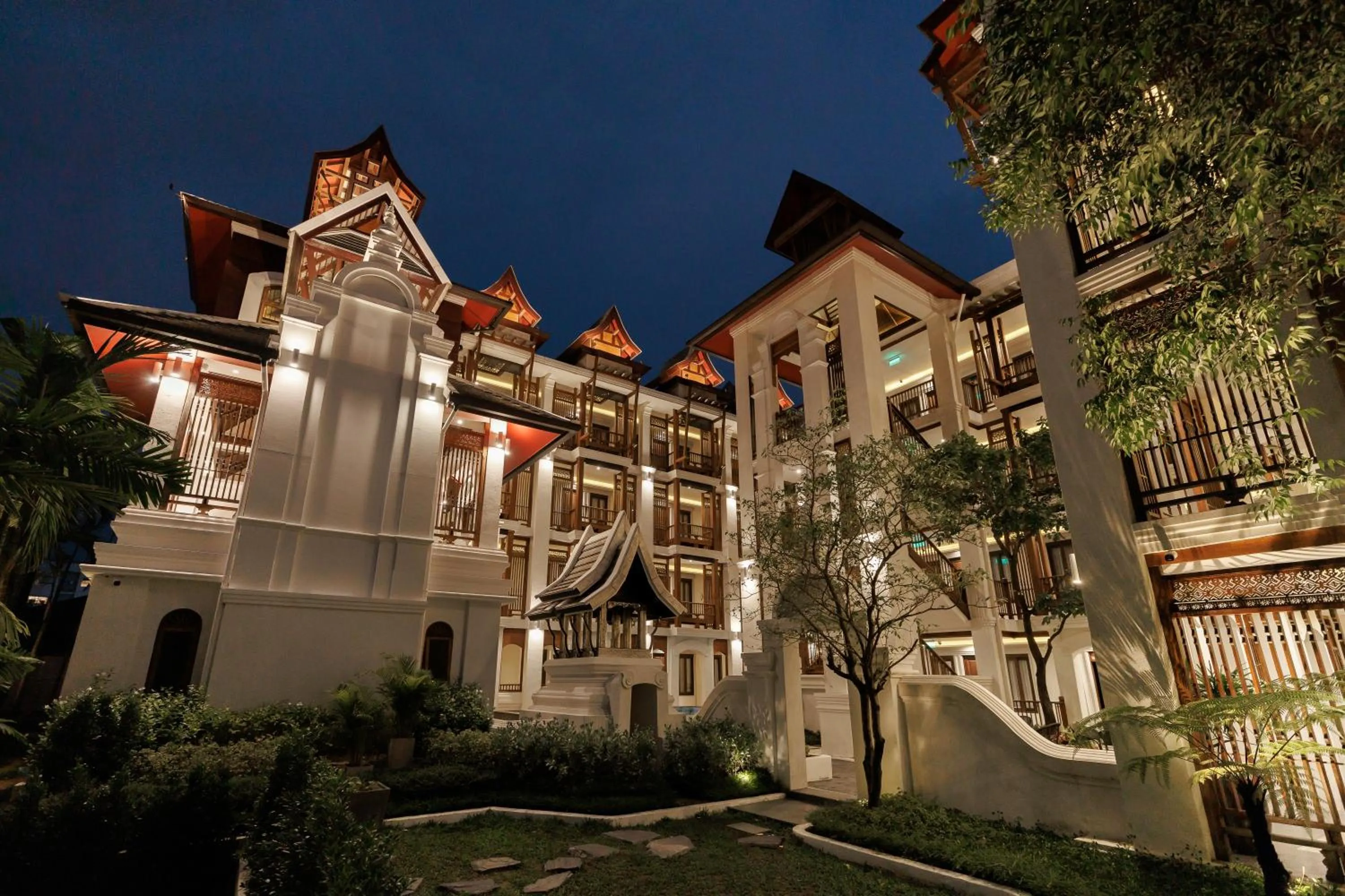 Property building in Akira Thaphae Hotel