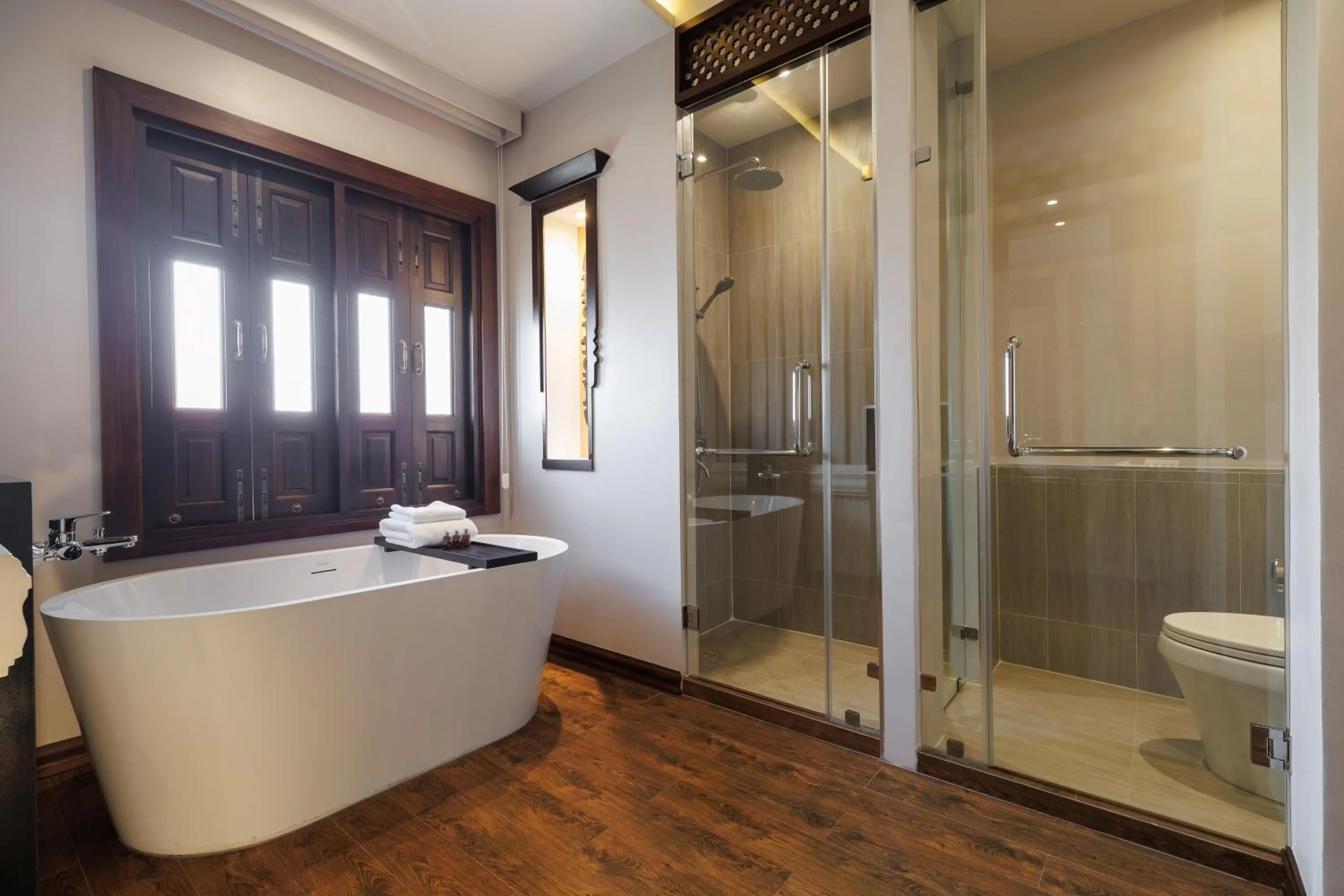 Bathroom in Akira Thaphae Hotel