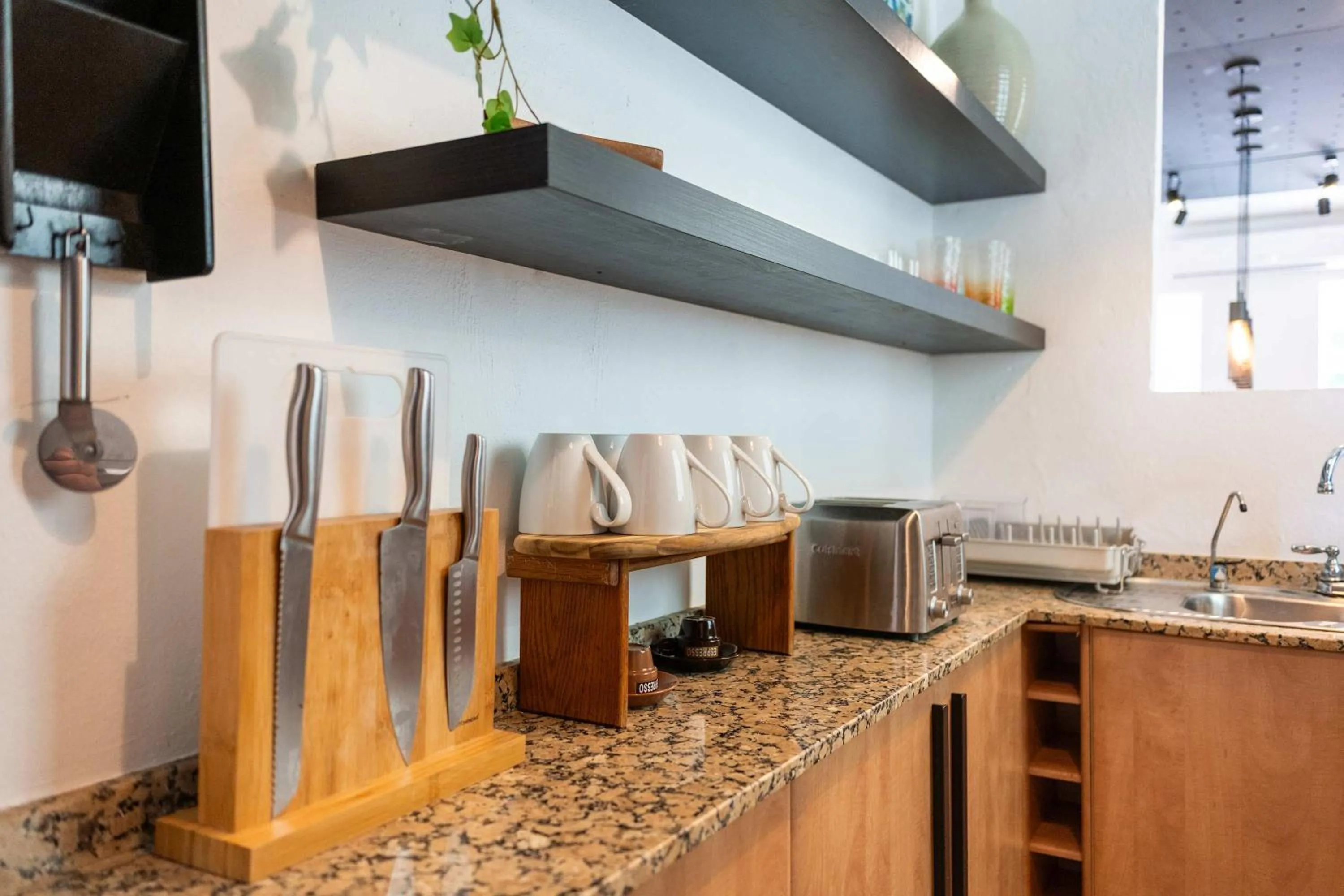 Coffee/tea facilities in 24 Atlantic Place by Stay with Bear