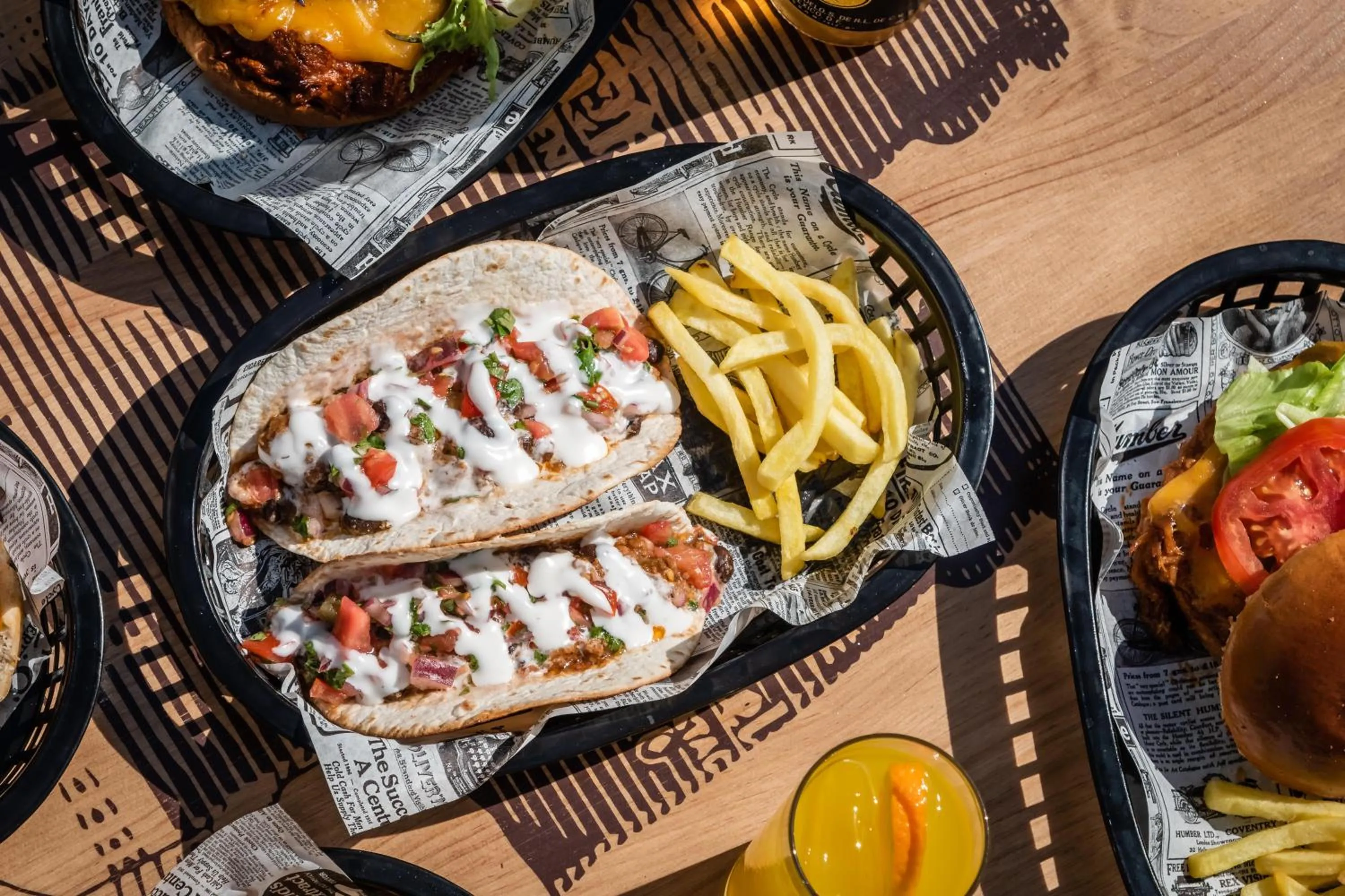 Lounge or bar in ALEGRIA Fenals Mar