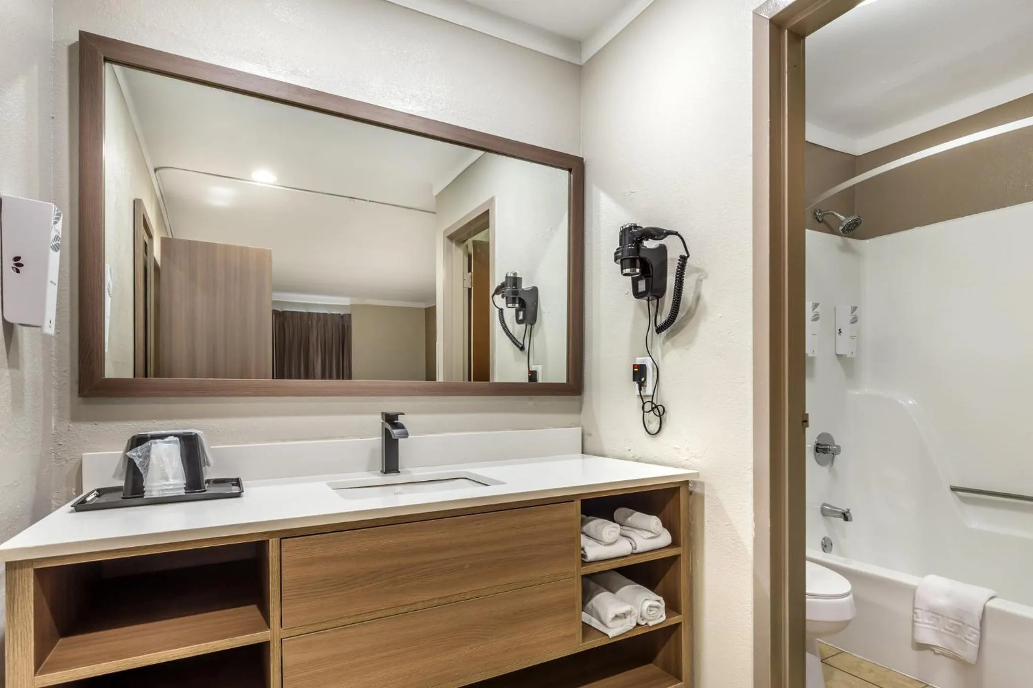 Bathroom in Red Roof Inn Raleigh Northeast - Downtown