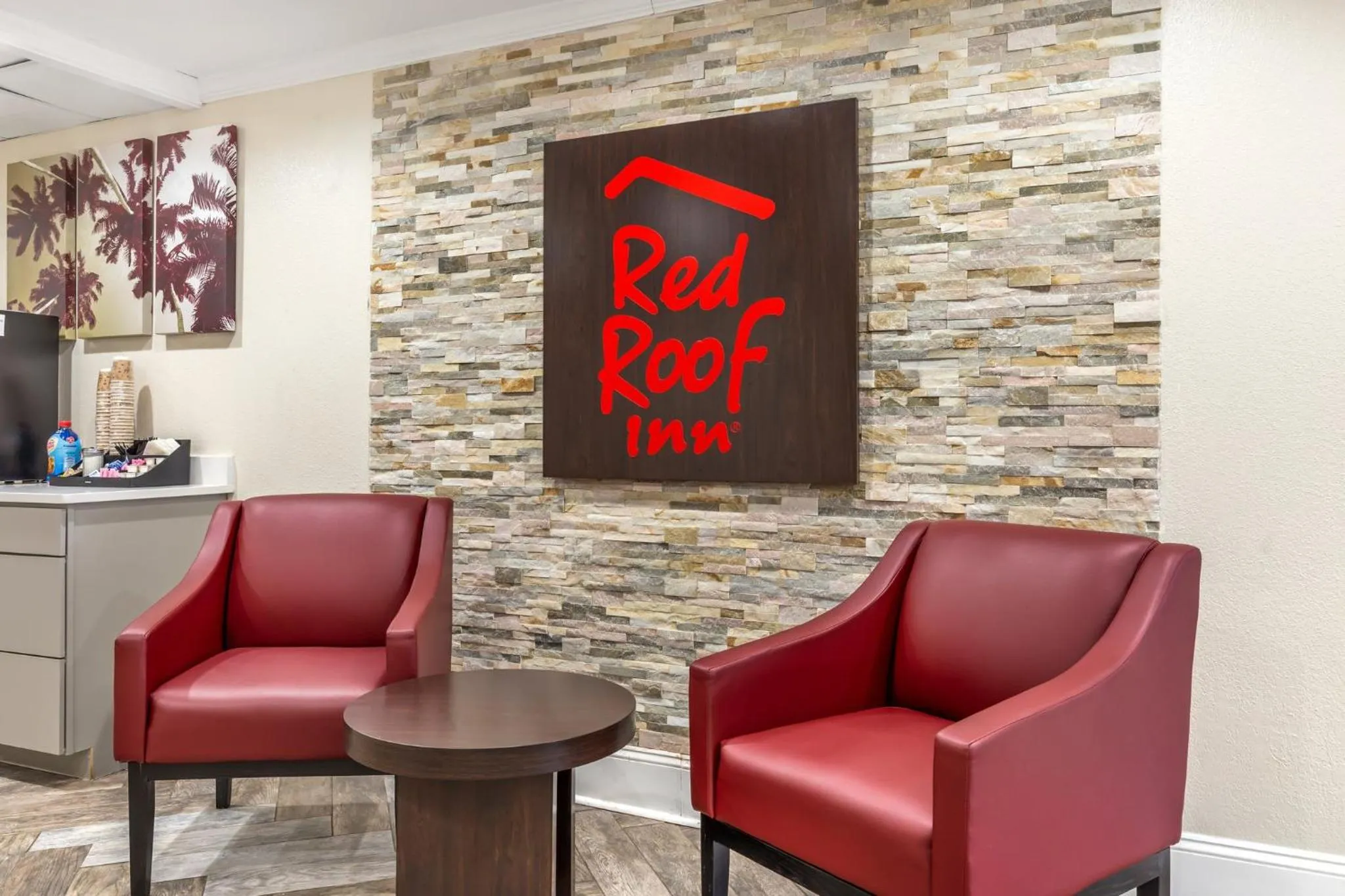 Lobby or reception in Red Roof Inn Raleigh Northeast - Downtown