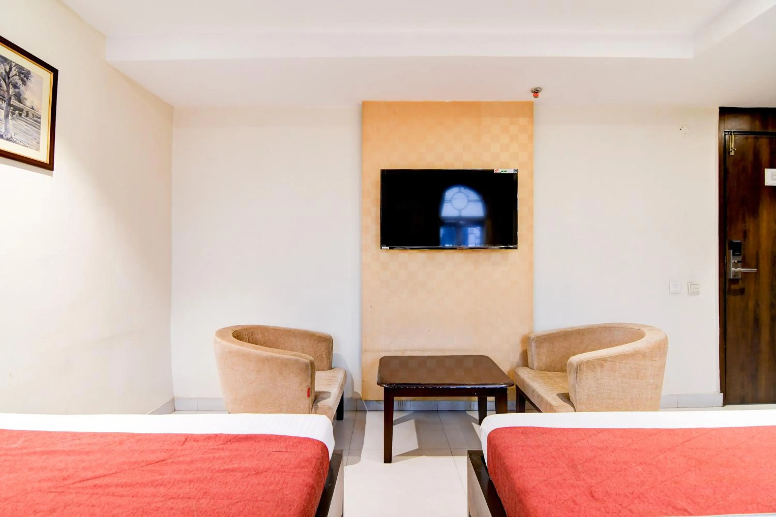 TV and multimedia in Hotel King's Crown