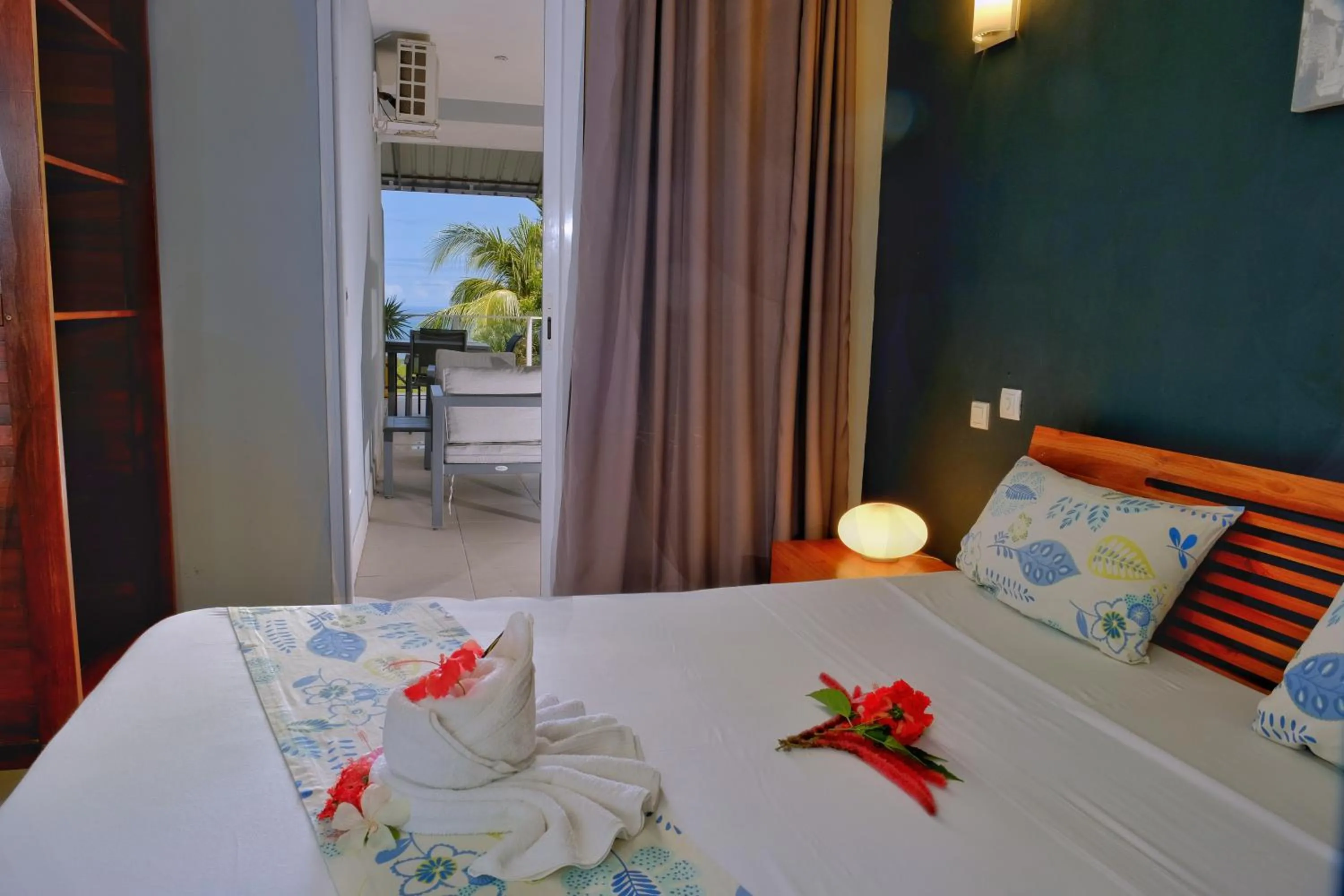 Bed in Hôtel Villa Les Orchidées
