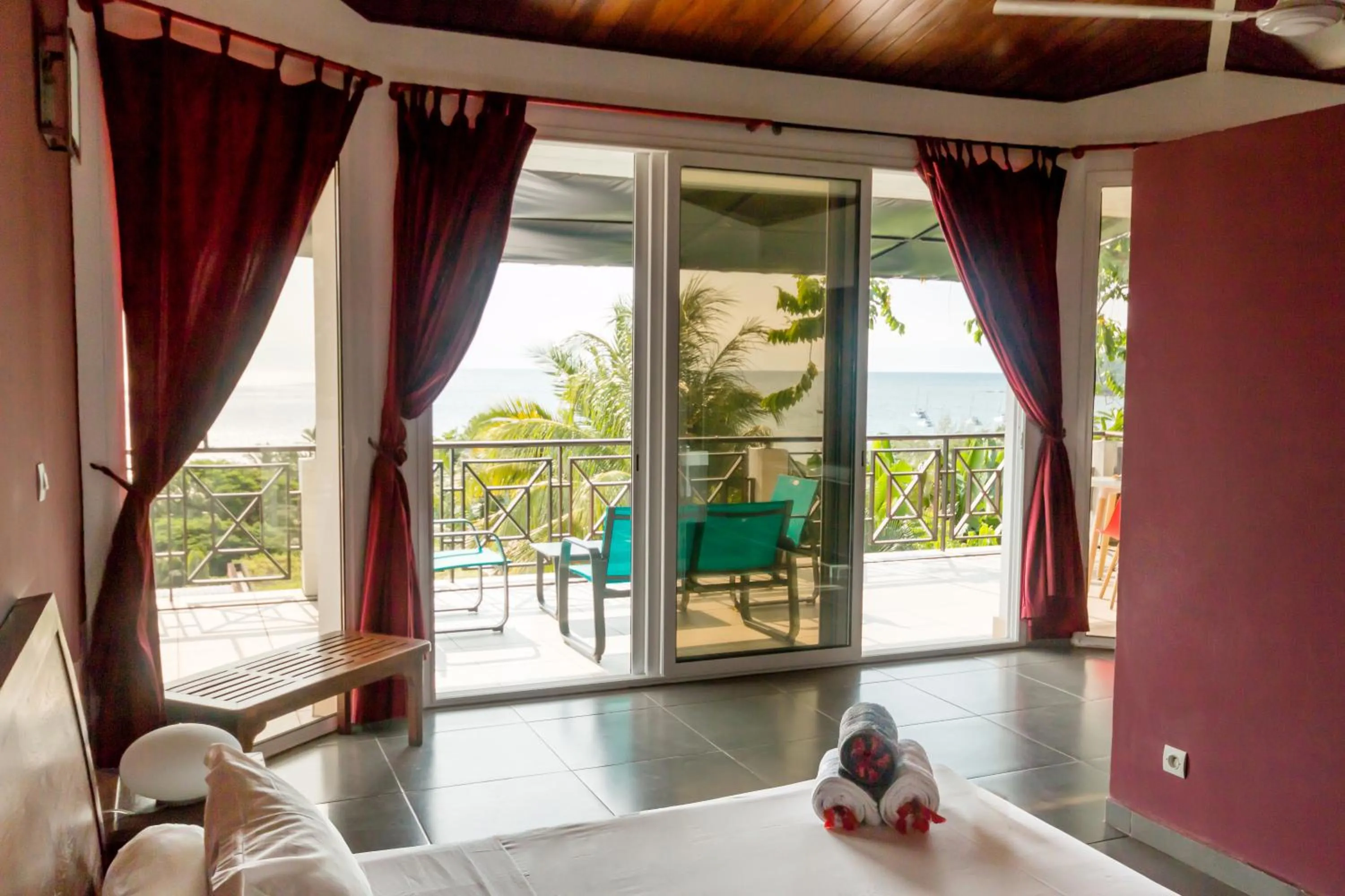 Balcony/Terrace, Bed in Hôtel Villa Les Orchidées