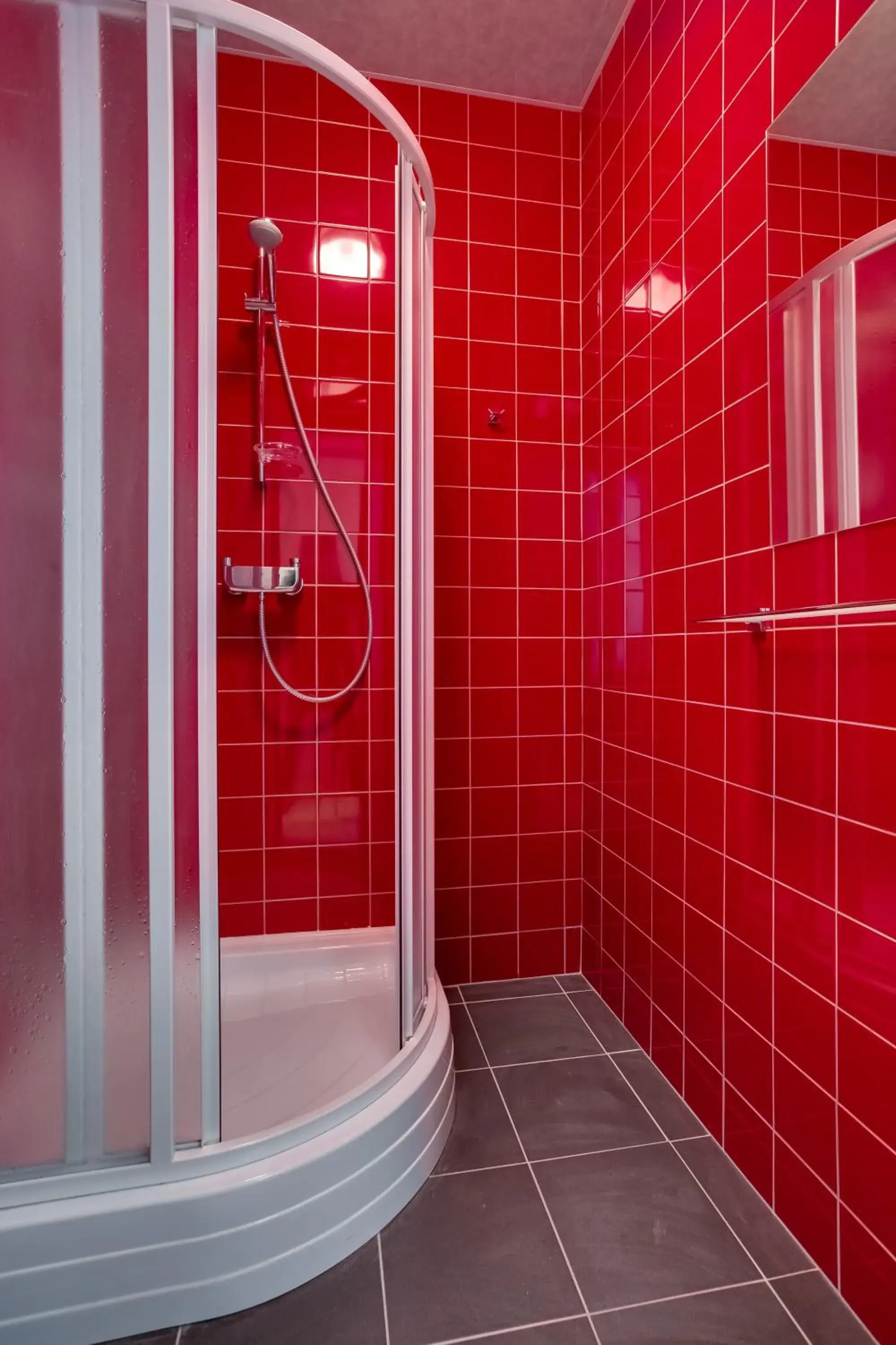 Twin Room with Shared Bathroom in Liberty Airy Twin Room with Shared Bathroom in Liberty Airy