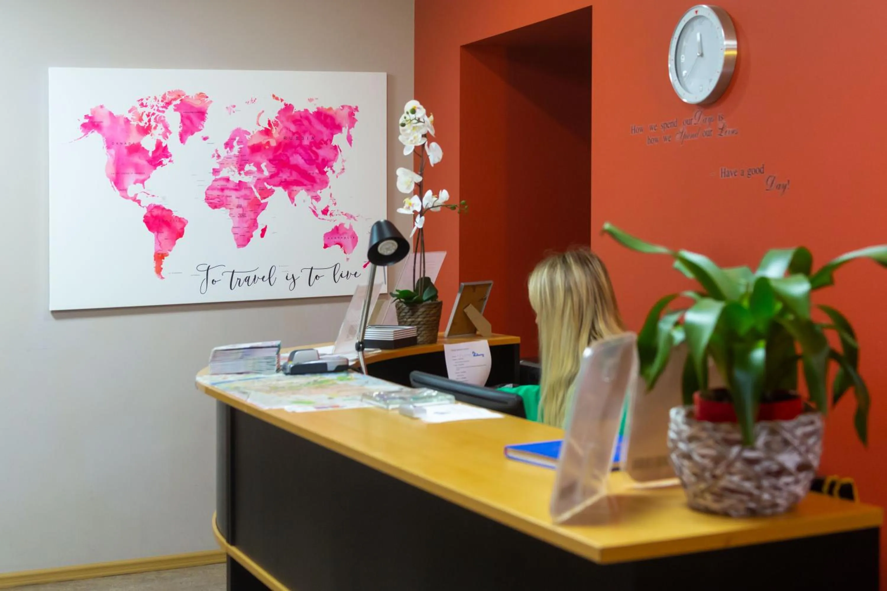 Staff in Liberty Airy