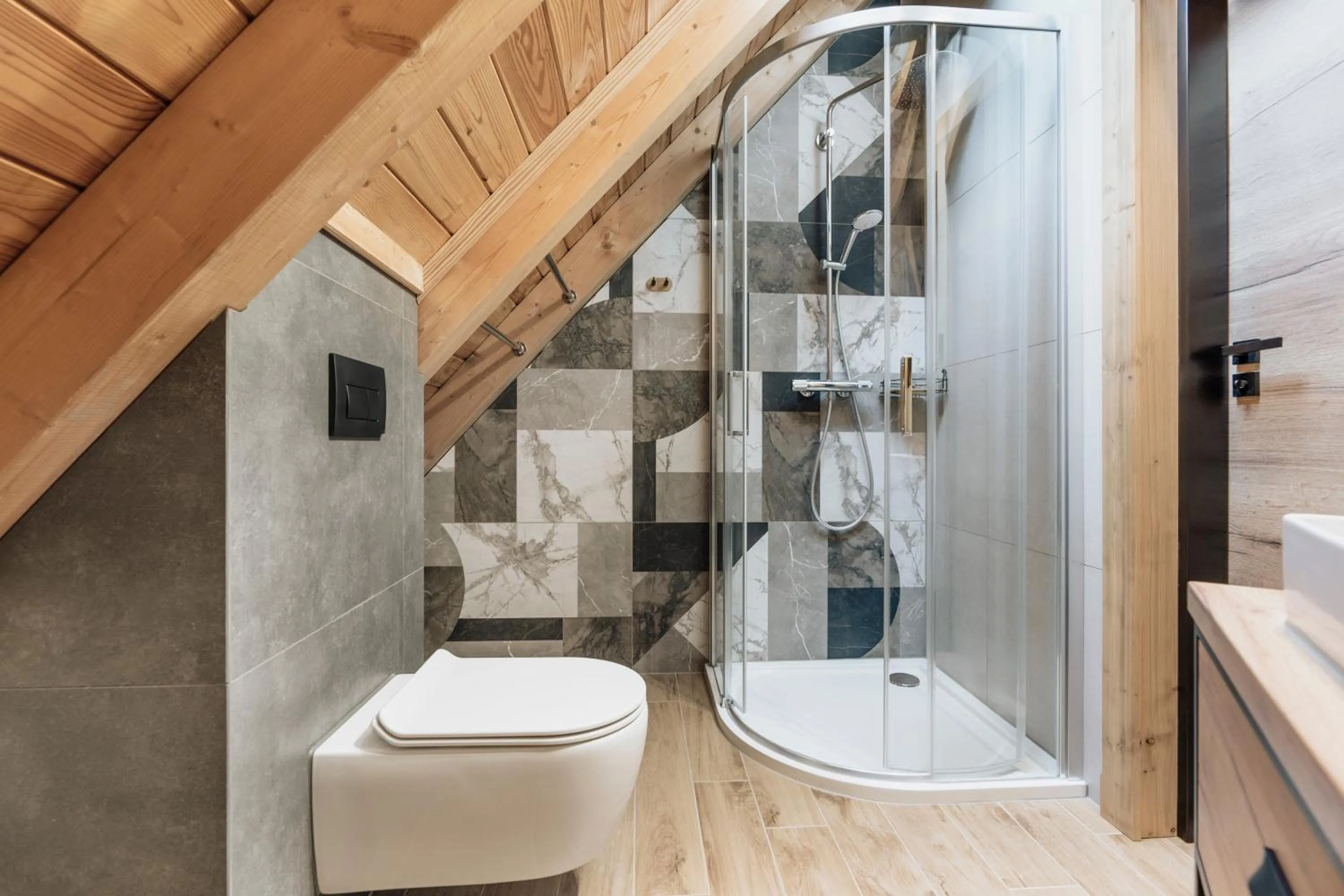 Shower in Apres Ski Bachleda - LoftAffair Collection