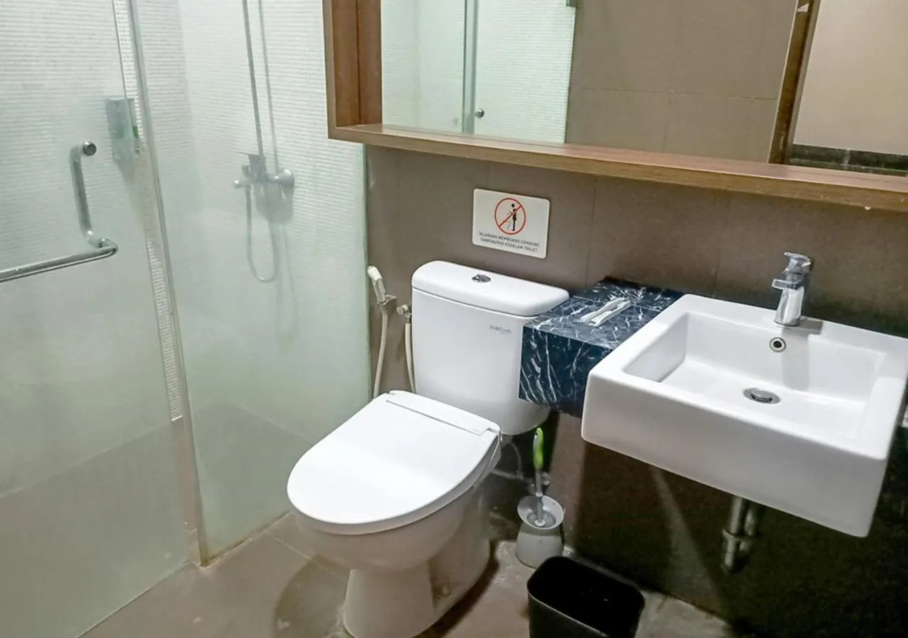 Toilet in Residence 12