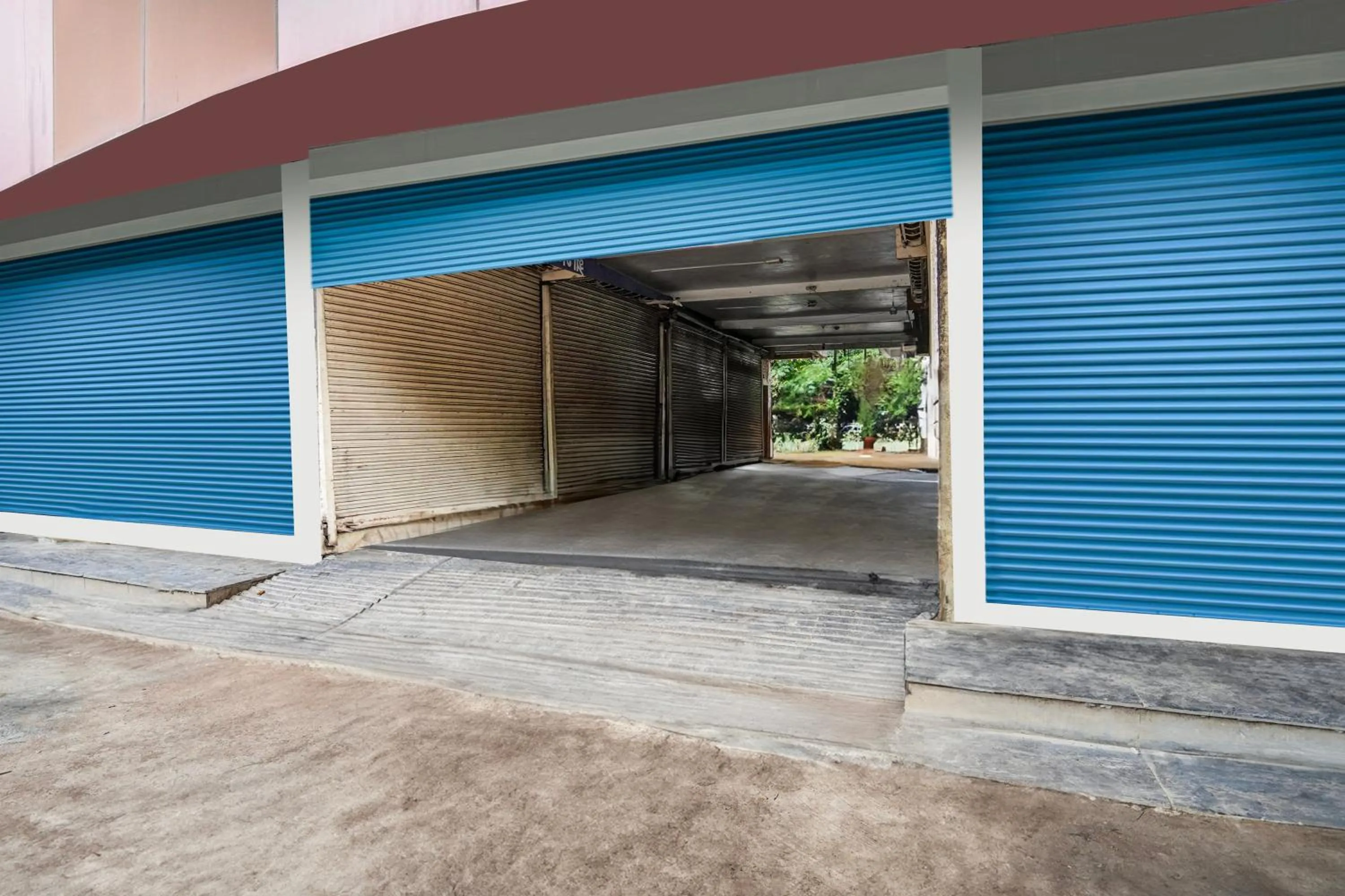 Facade/entrance in Hotel O Shivam In