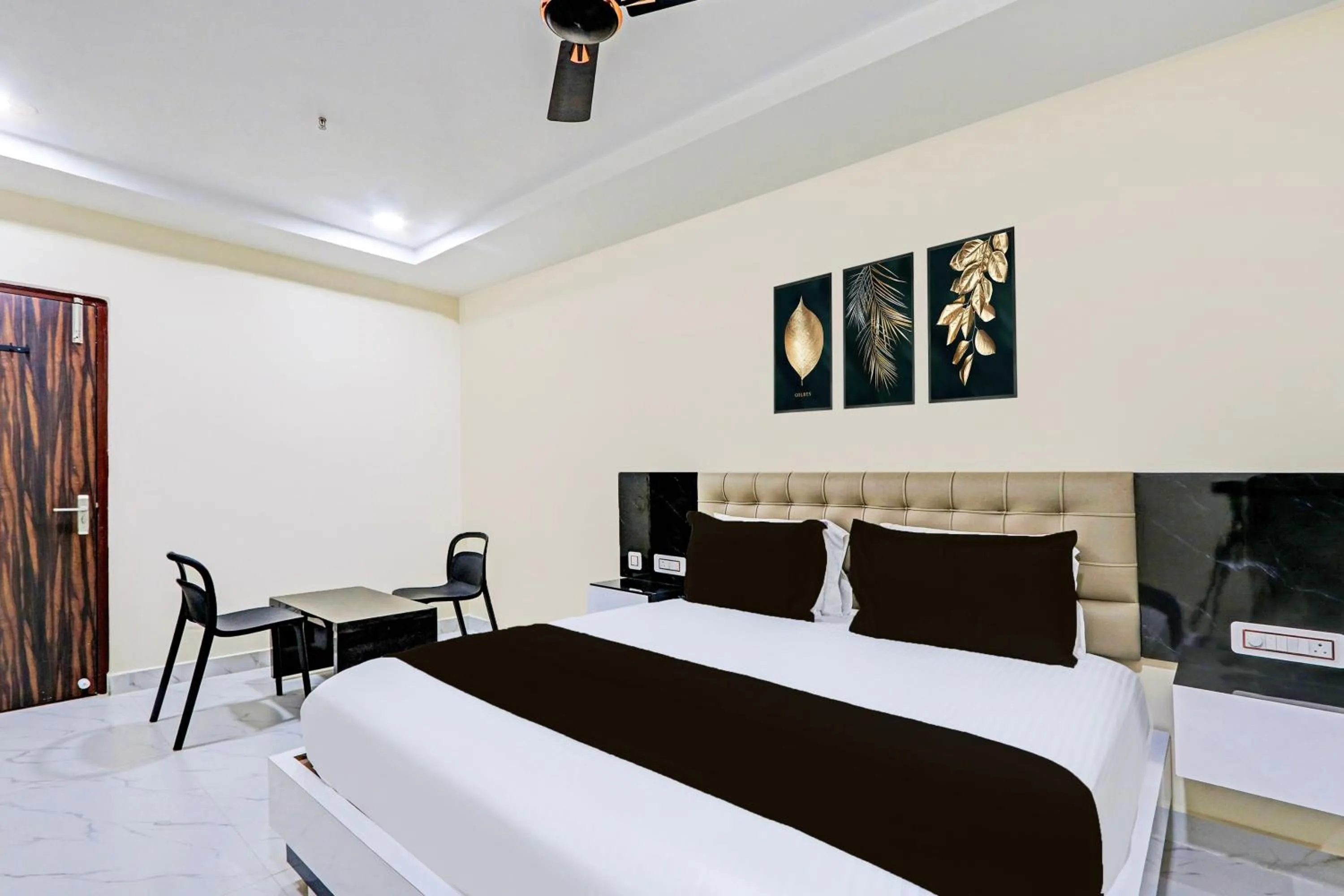 Bedroom in Super Hotel O SRI VISHNU RESIDENCY