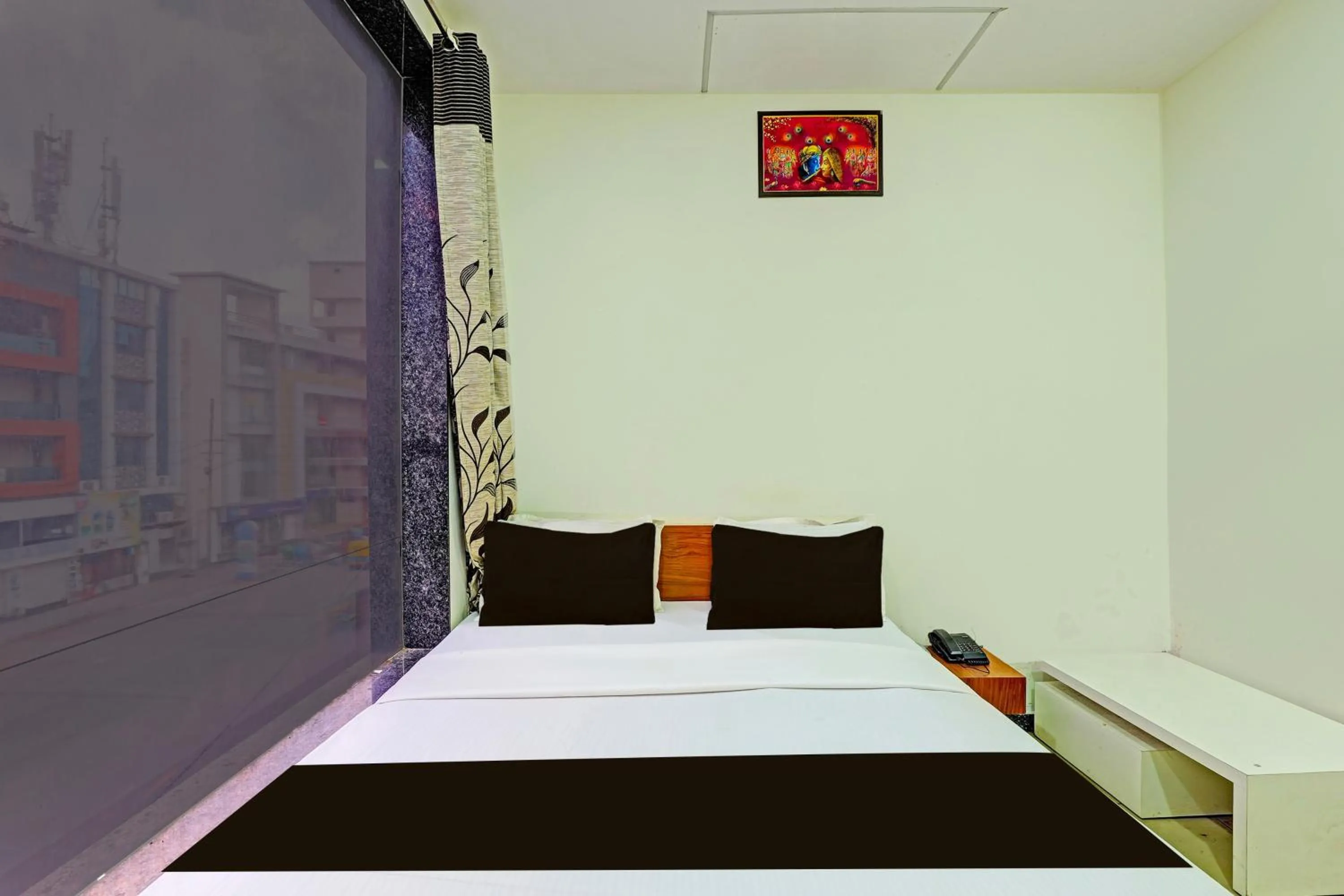 Bedroom, Bed in hotel O kalyan