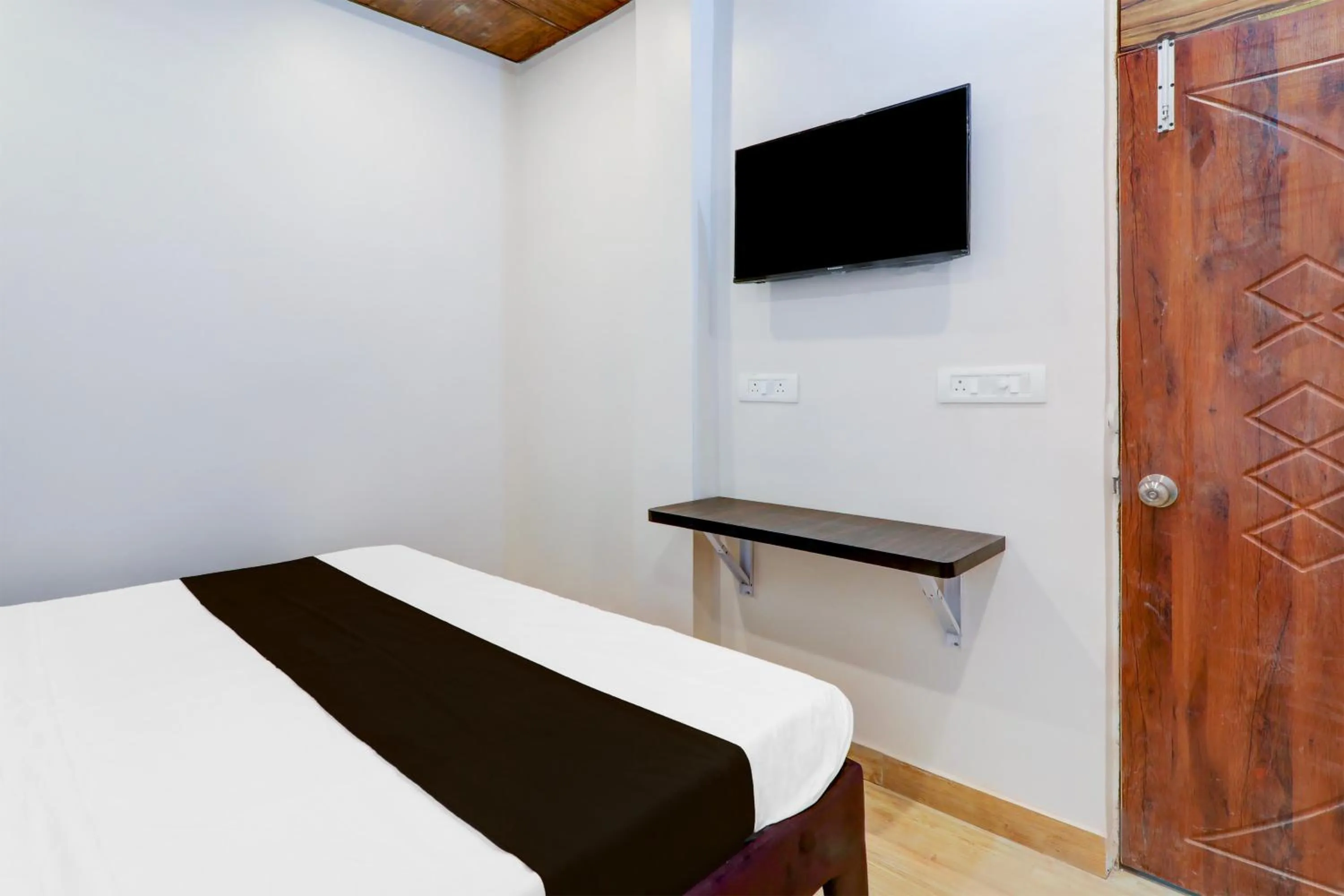 Bedroom, Bed in Super Hotel O Aastha Inn