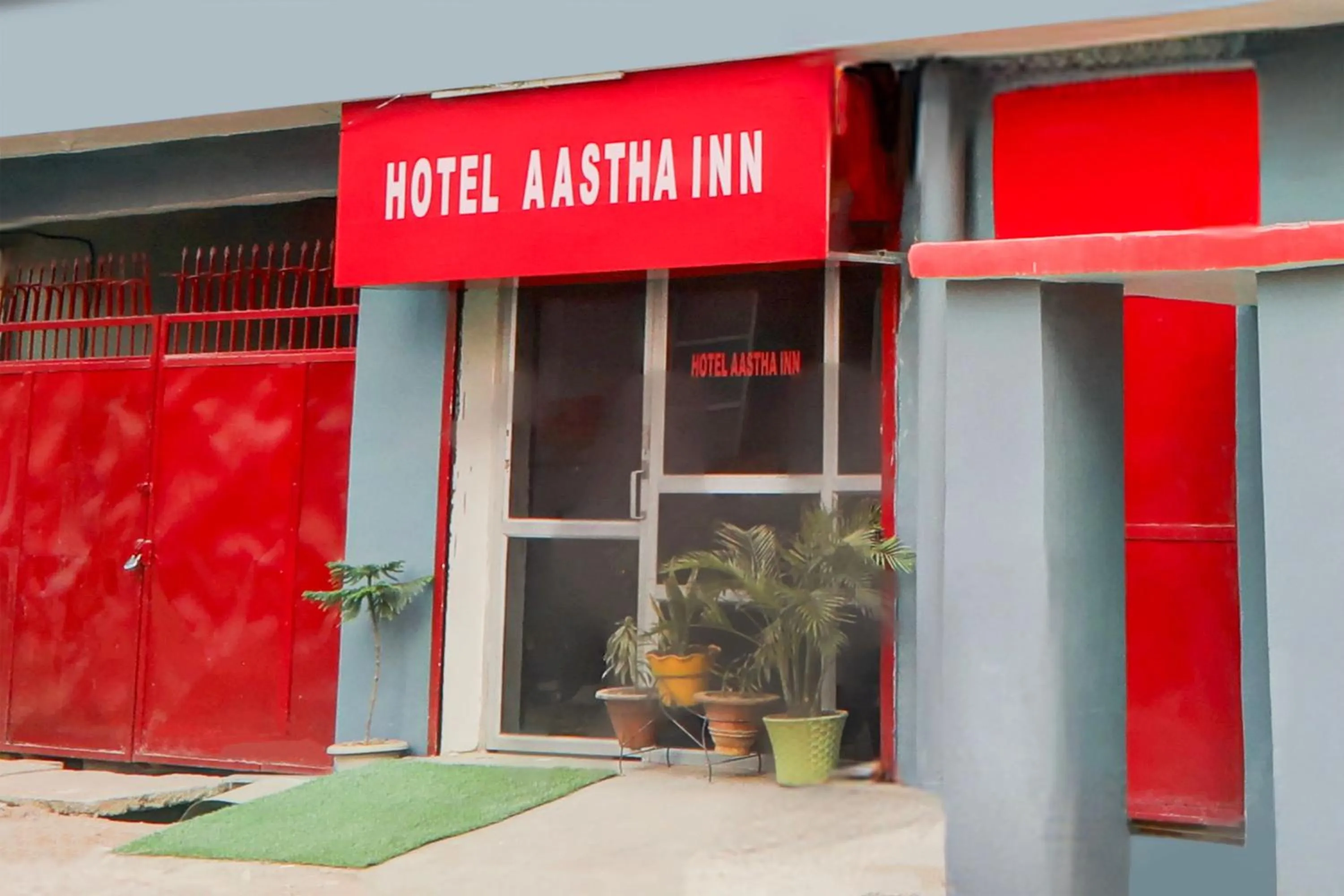 Facade/entrance in Super Hotel O Aastha Inn