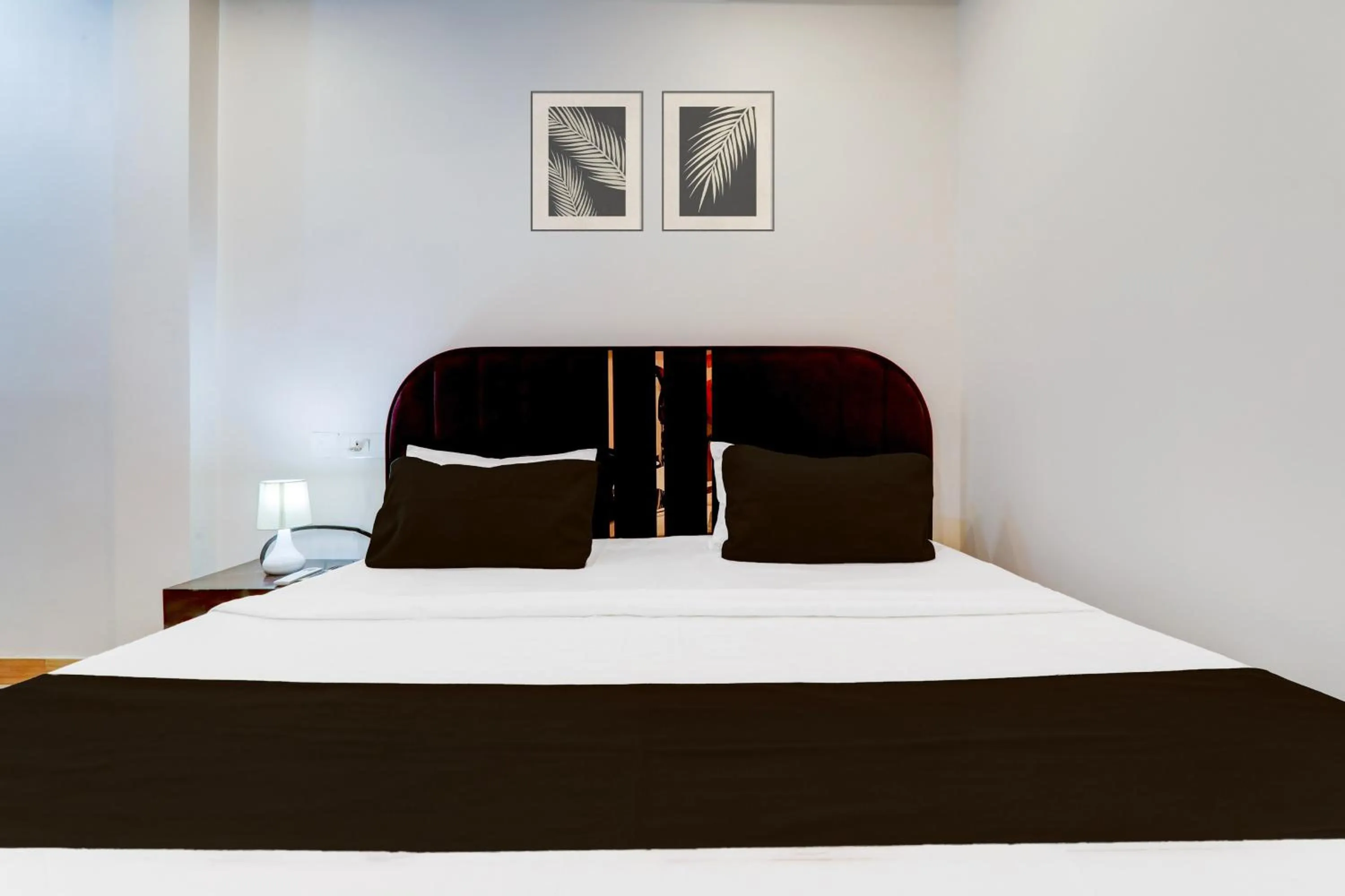 Bedroom, Bed in Super Hotel O Aastha Inn