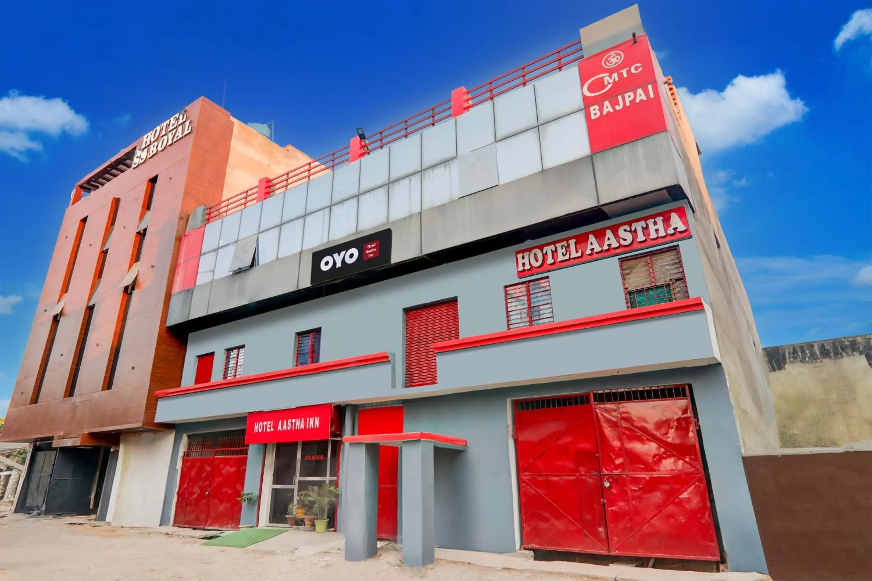Facade/entrance in Super Hotel O Aastha Inn