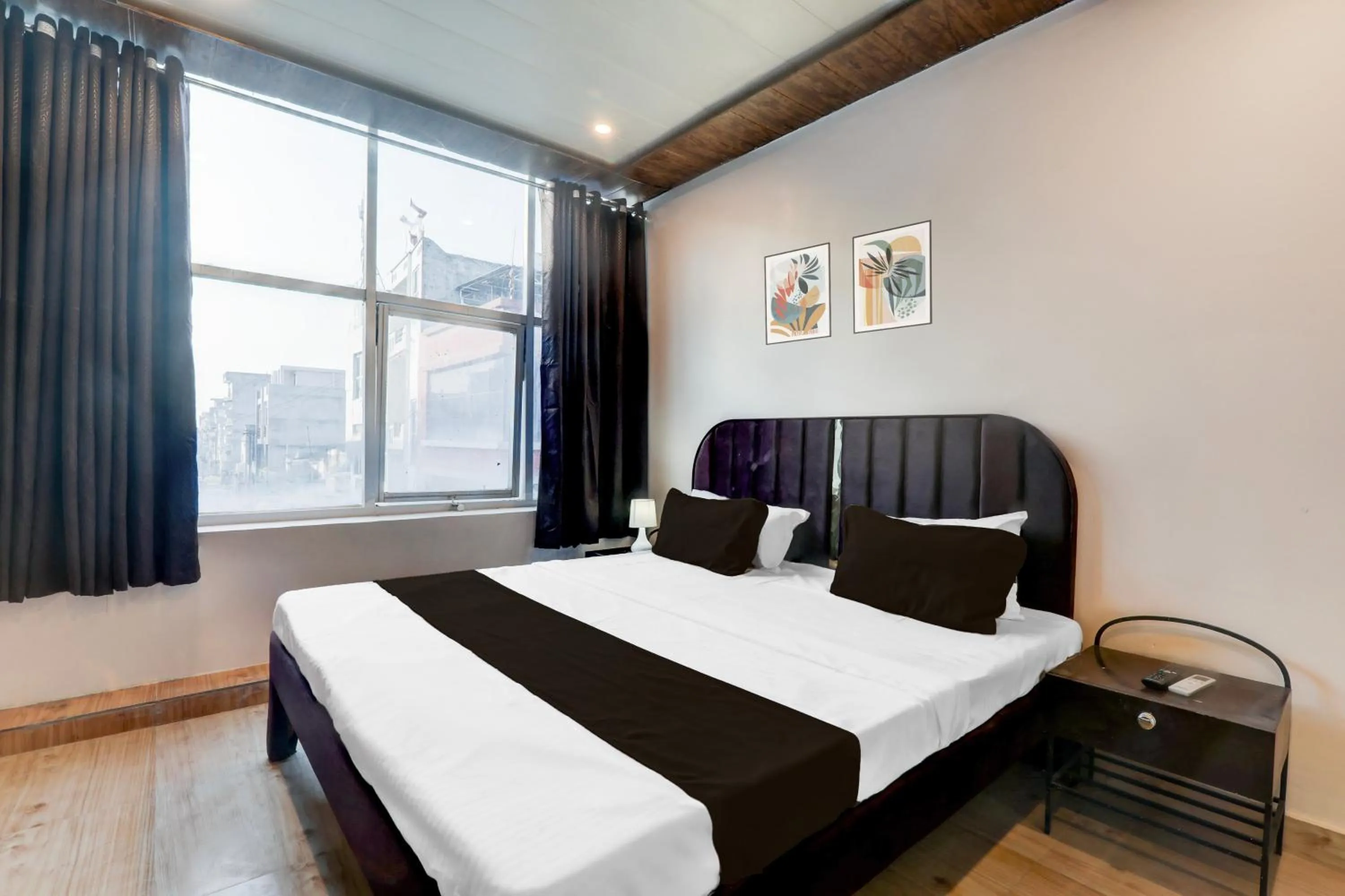 Bedroom, Bed in Super Hotel O Aastha Inn