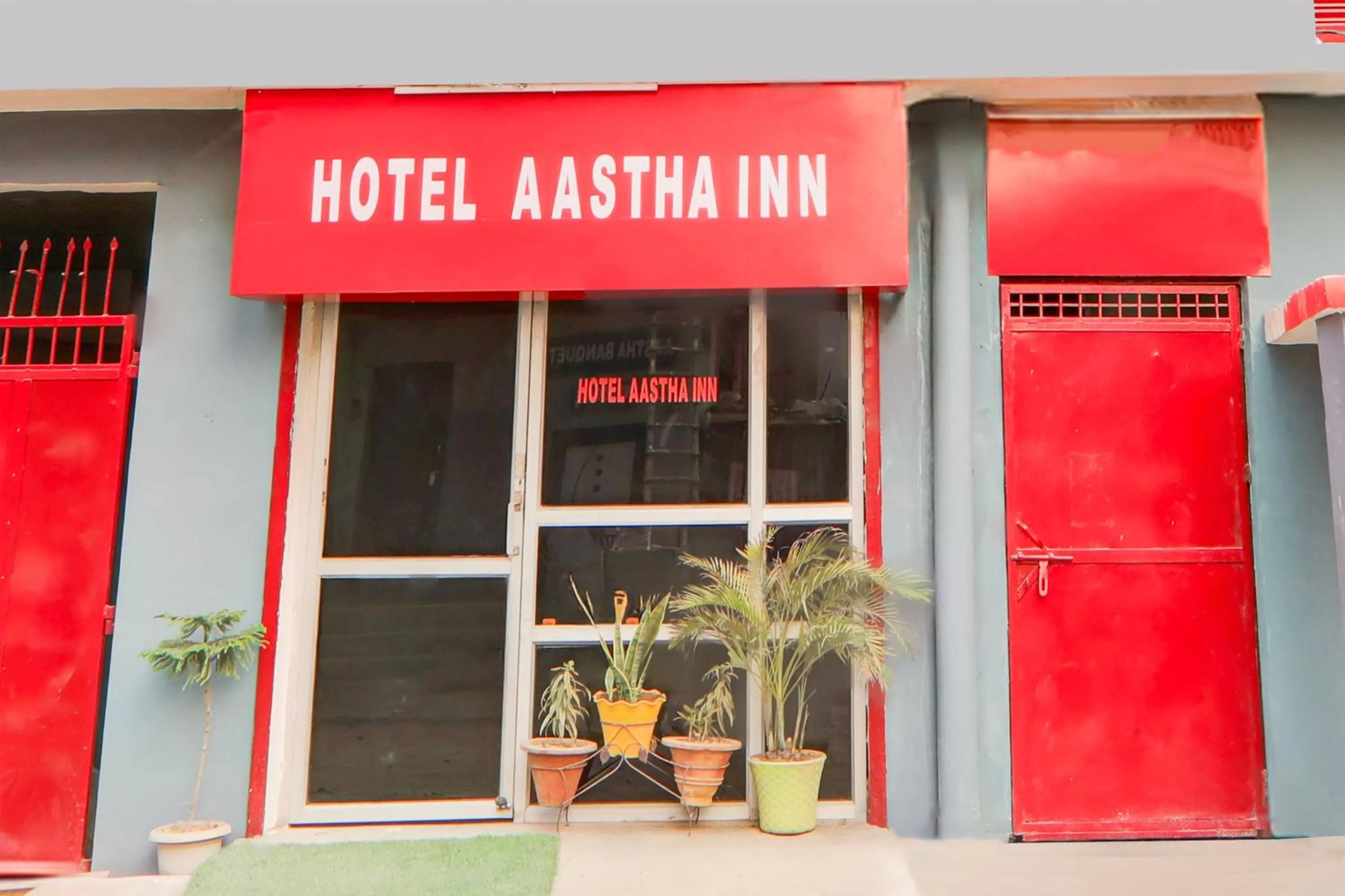 Facade/entrance in Super Hotel O Aastha Inn