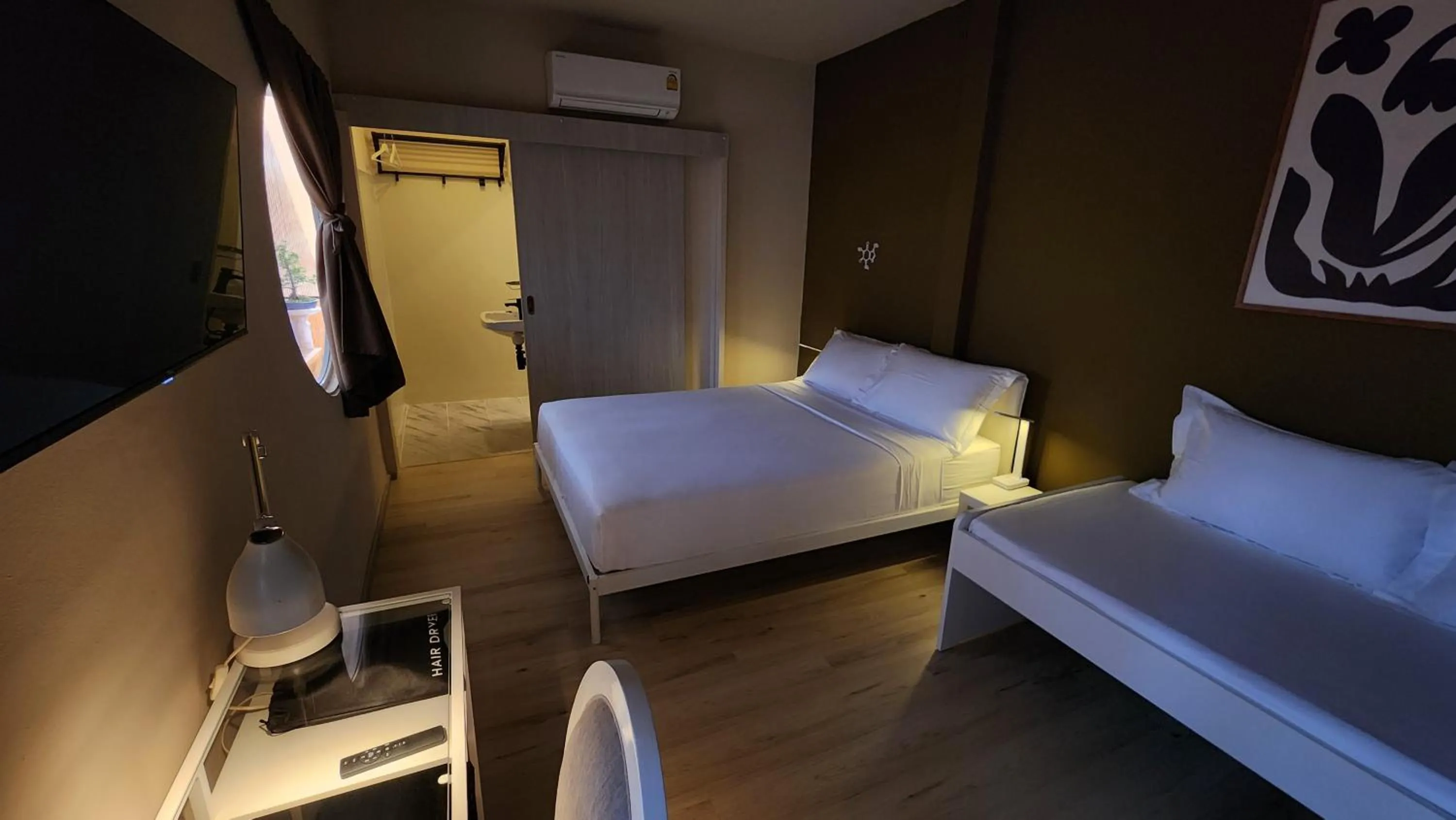 Guests, Bed in IHOC - Phuket OldTown