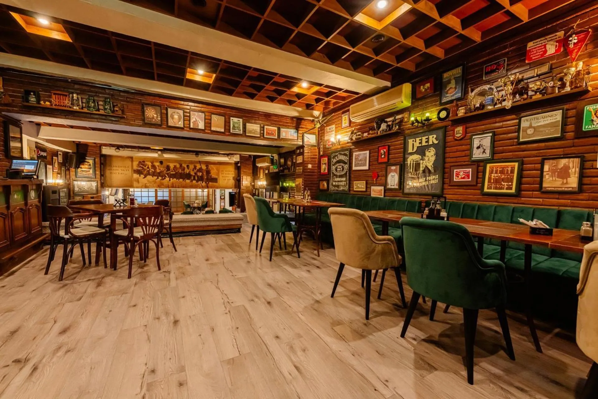 Restaurant/places to eat in Hotel Sport B90