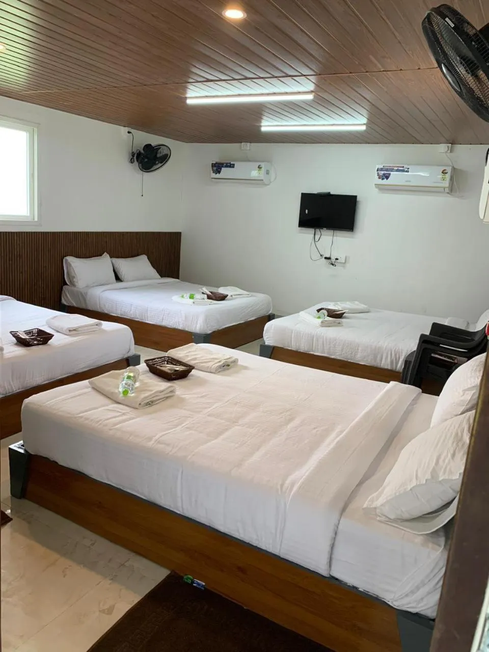 Bedroom, Bed in Love Green Resorts