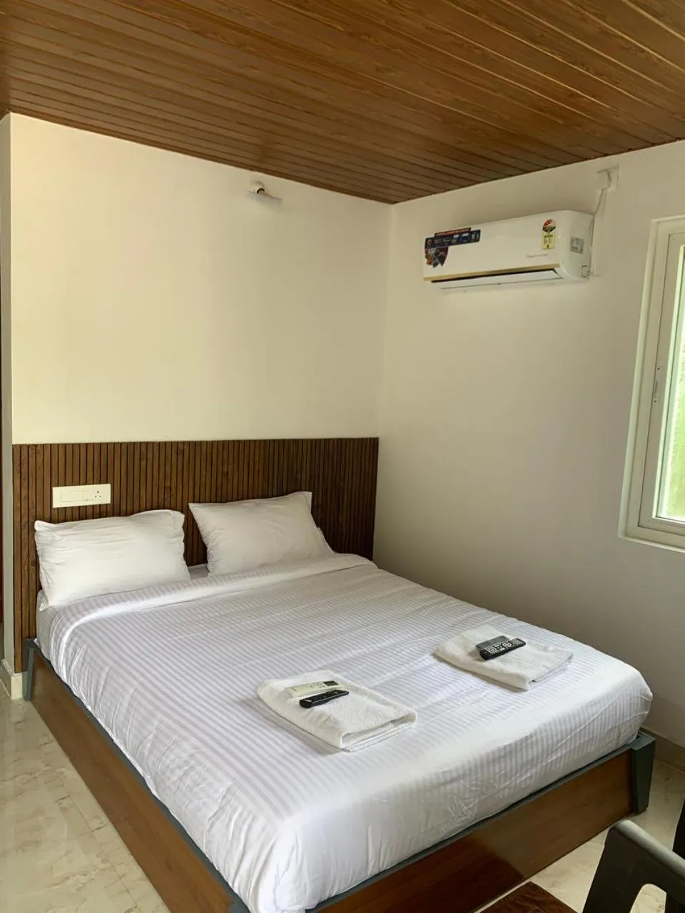 Bedroom, Bed in Love Green Resorts