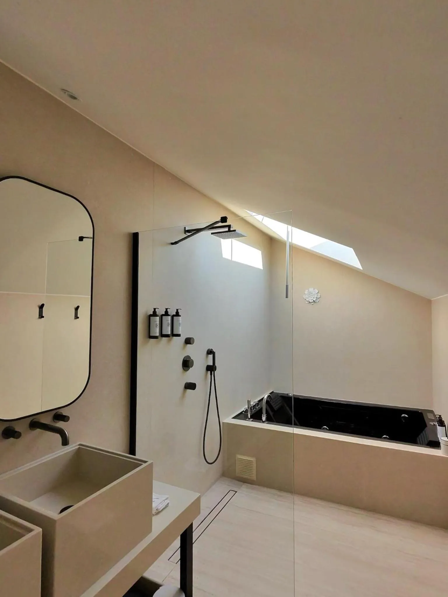 Bathroom in Chateau Pimo