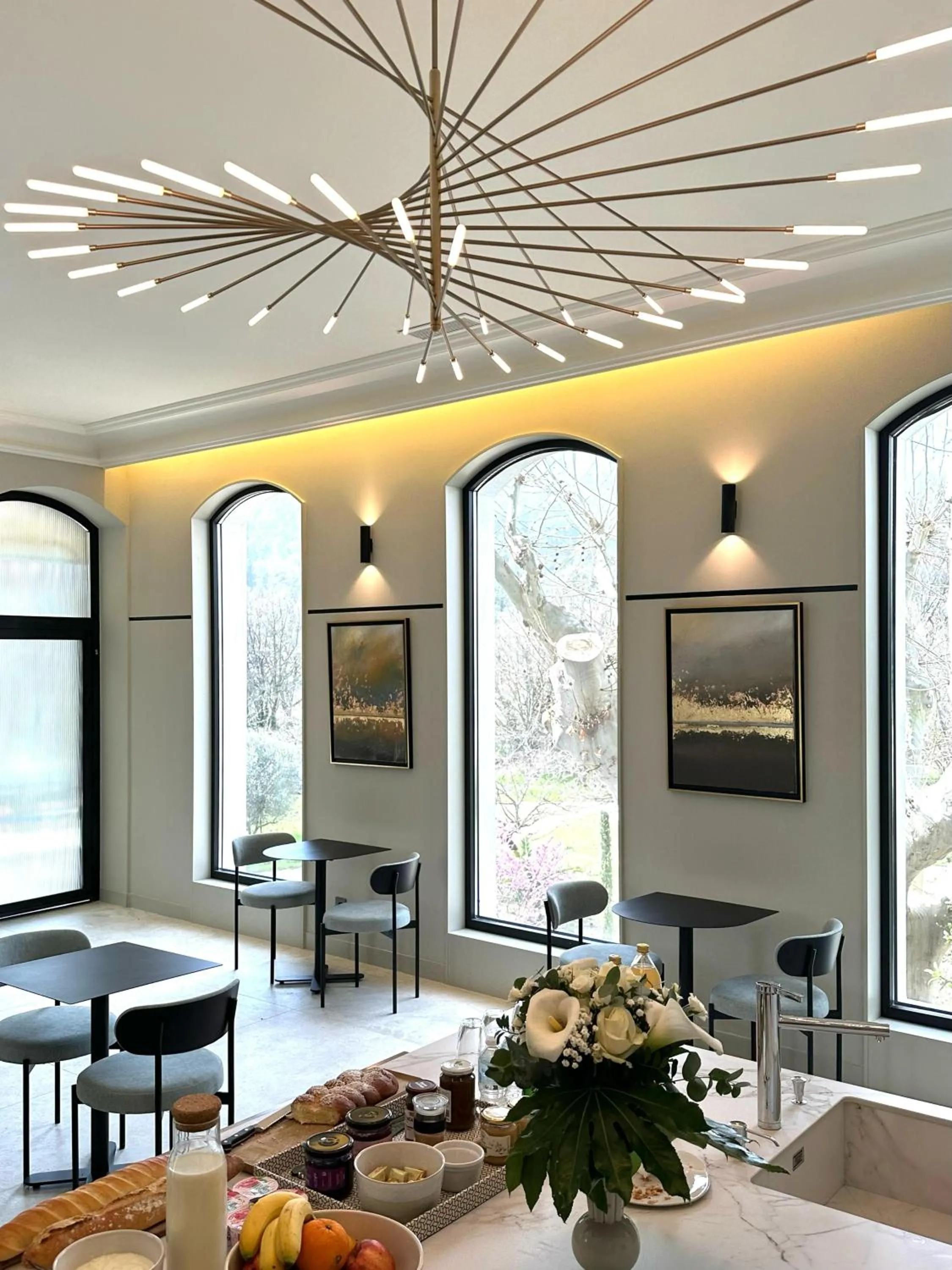 Dining area in Chateau Pimo