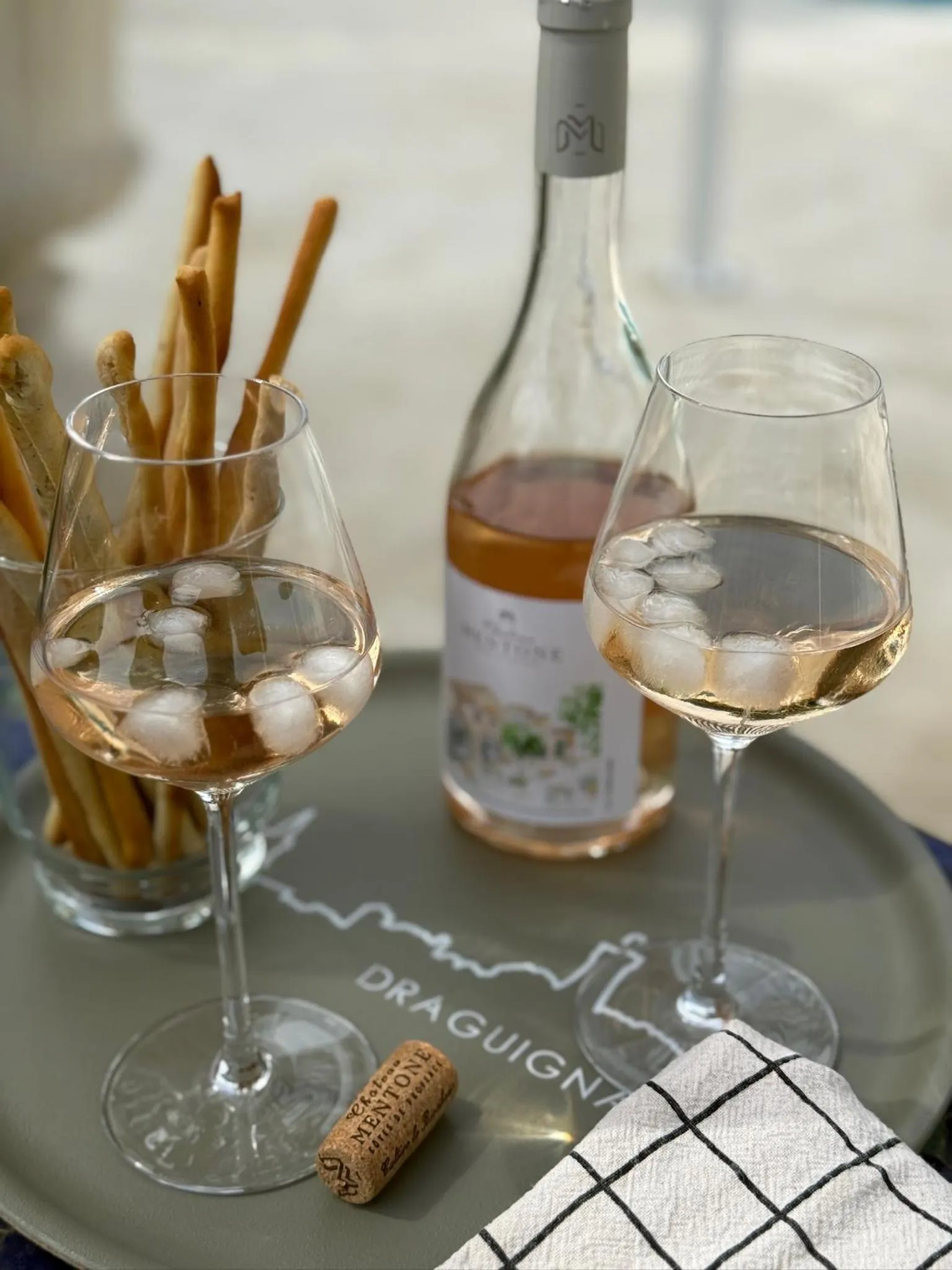 Property building in Chateau Pimo