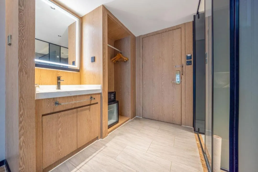 Atour Hotel Beijing West Railway Station South Square