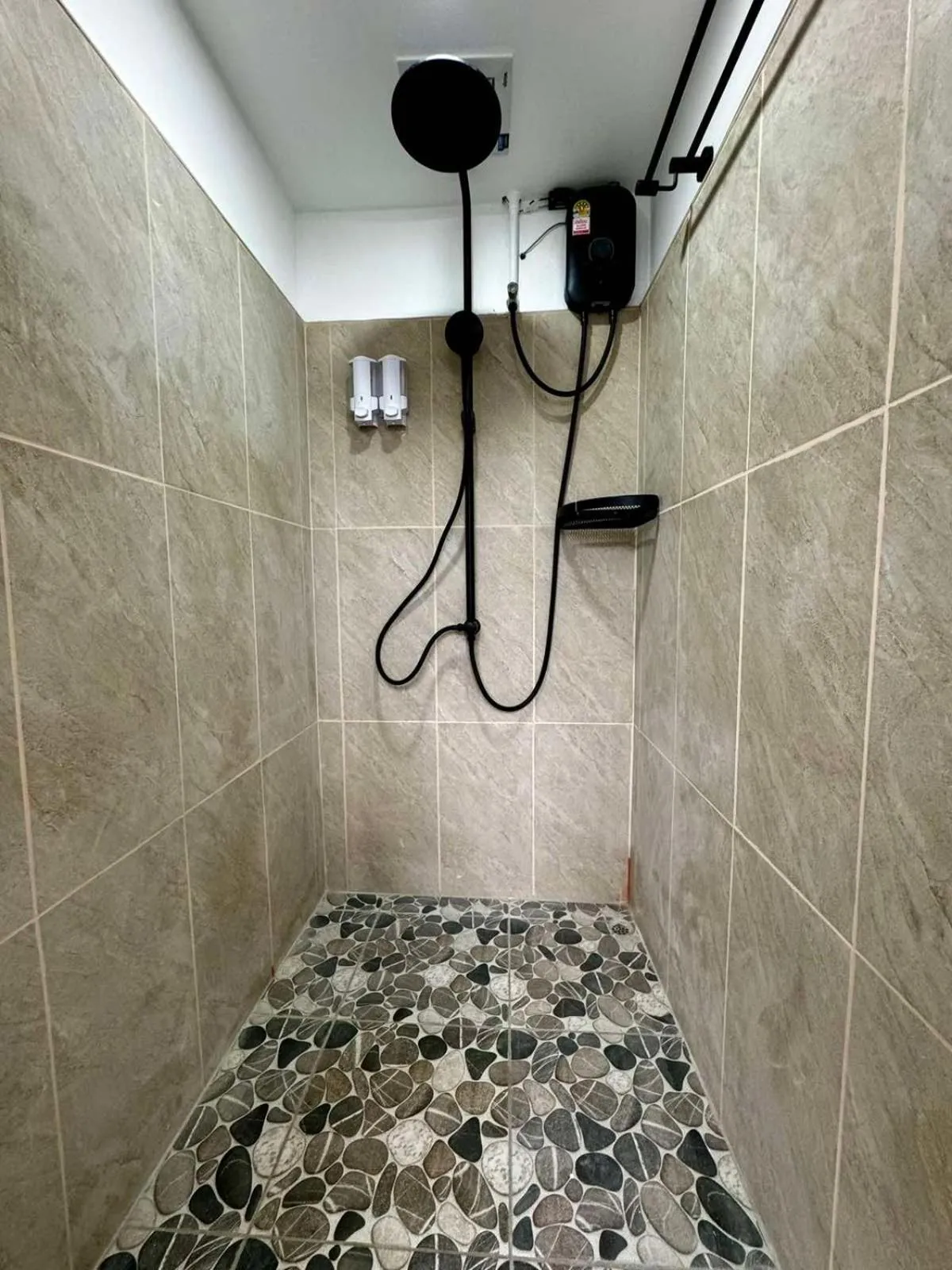 Shower in Comfy Crib Hostel 2