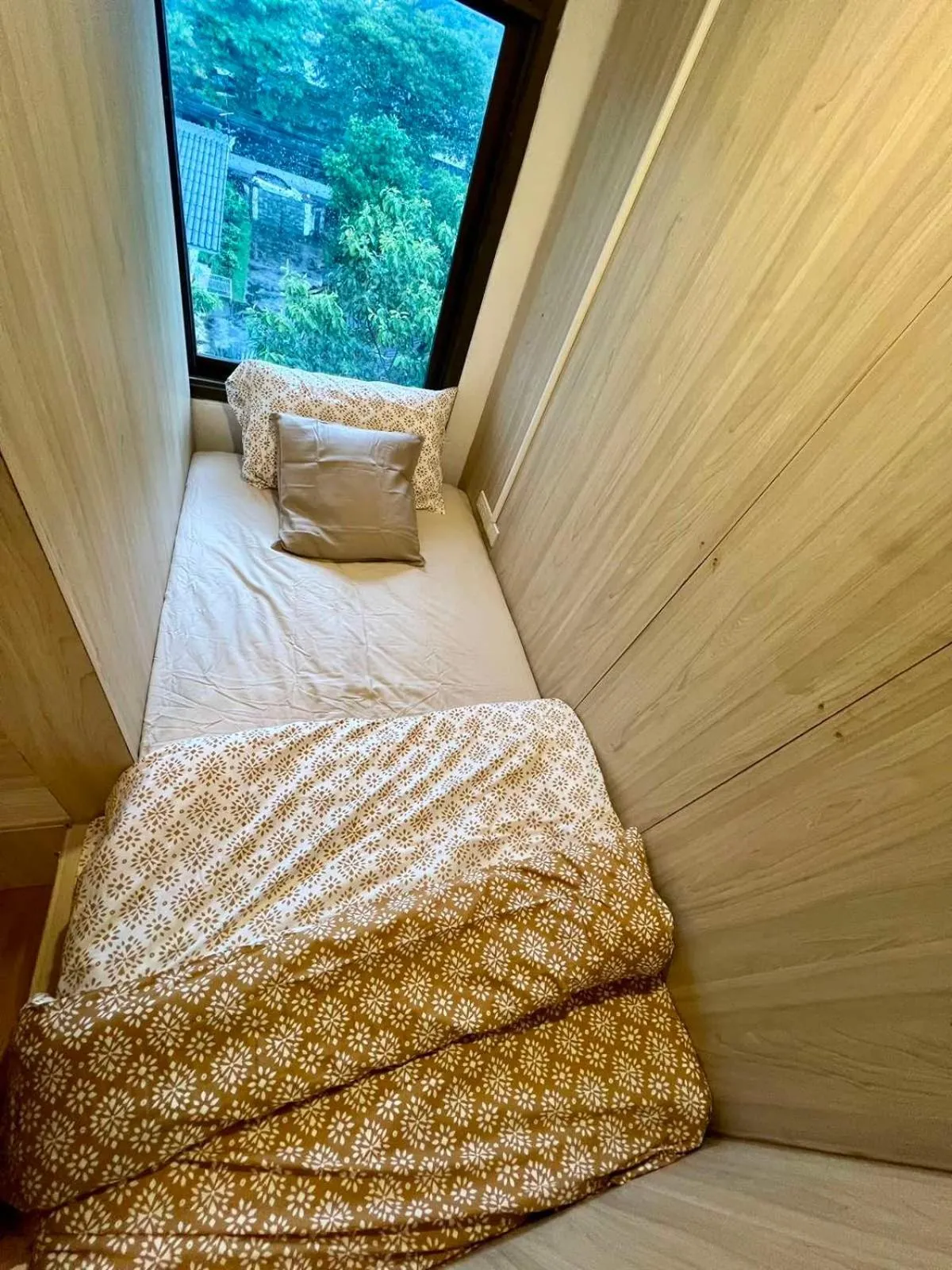 Bed in Comfy Crib Hostel 2