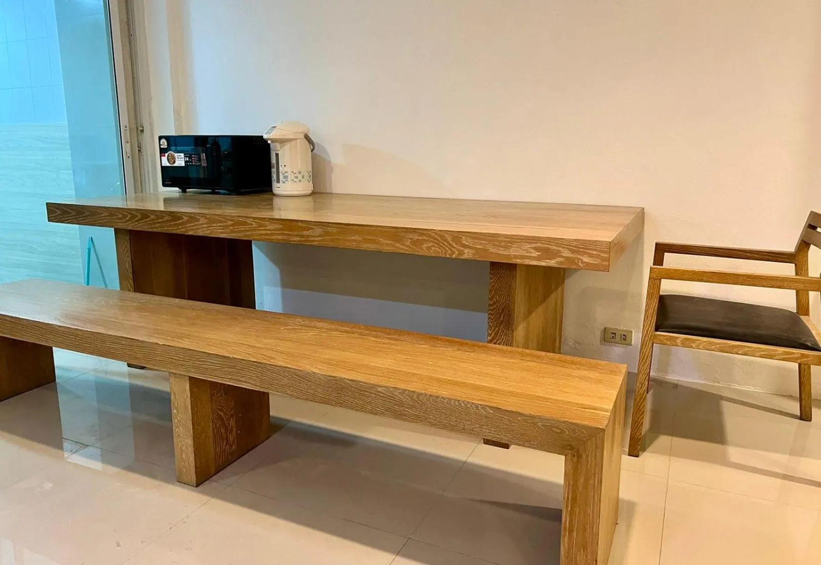 Dining area in Comfy Crib Hostel 2