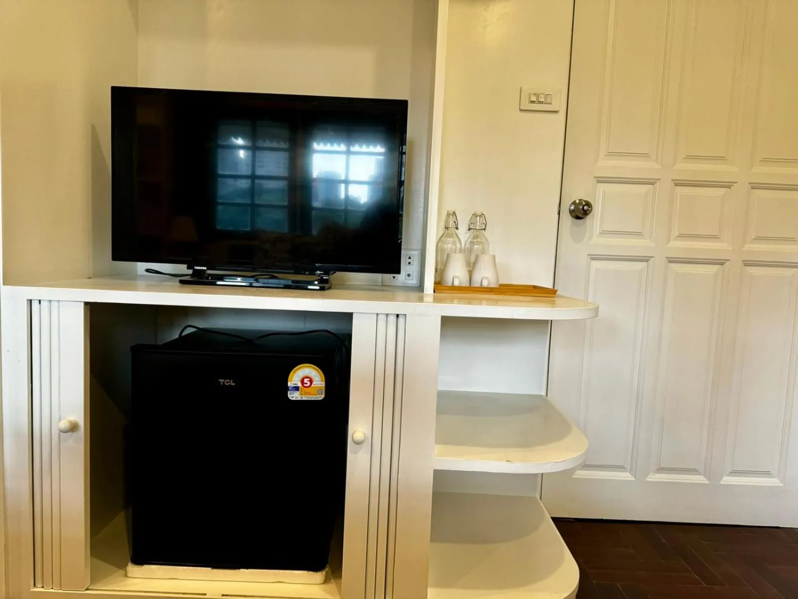 TV and multimedia in Comfy Crib Hostel 2