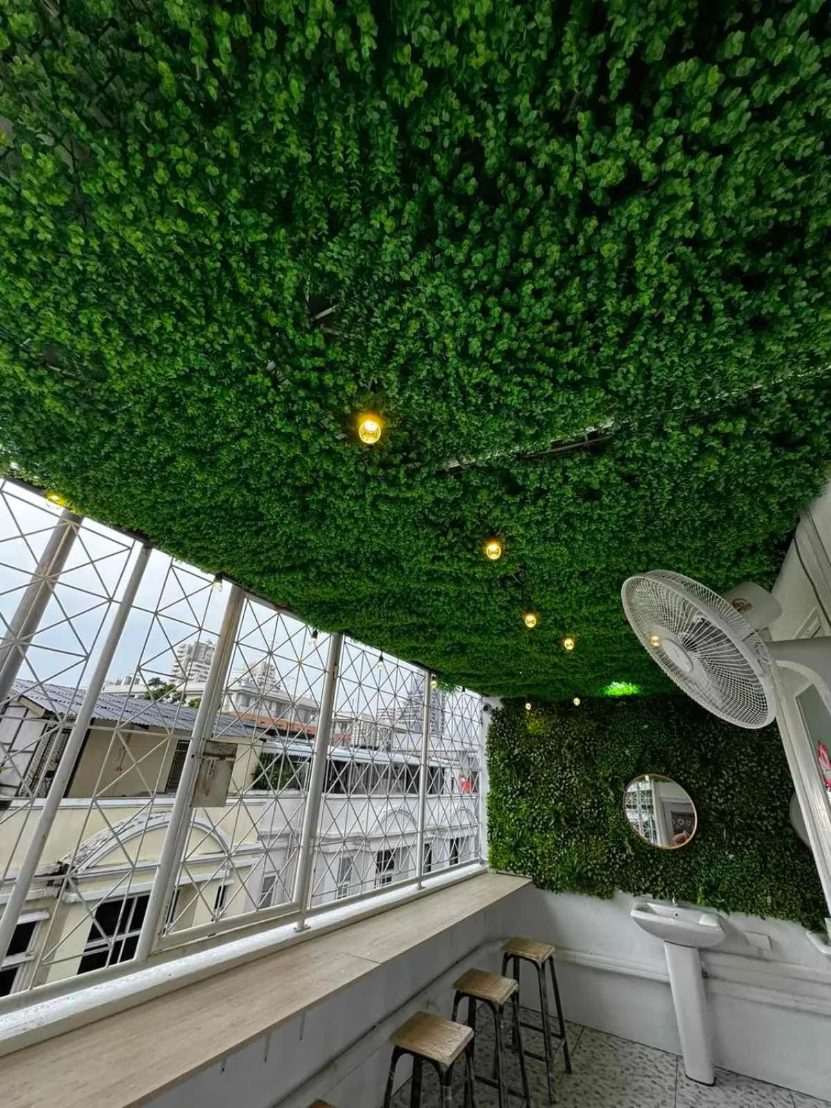 Balcony/Terrace in Comfy Crib Hostel 2