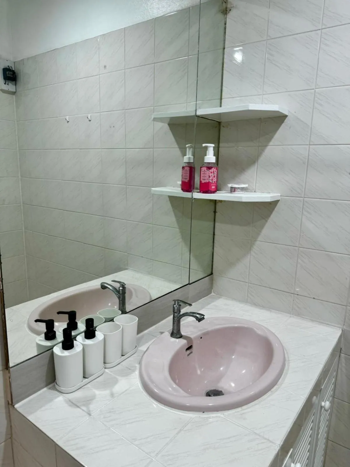 Bathroom in Comfy Crib Hostel 2