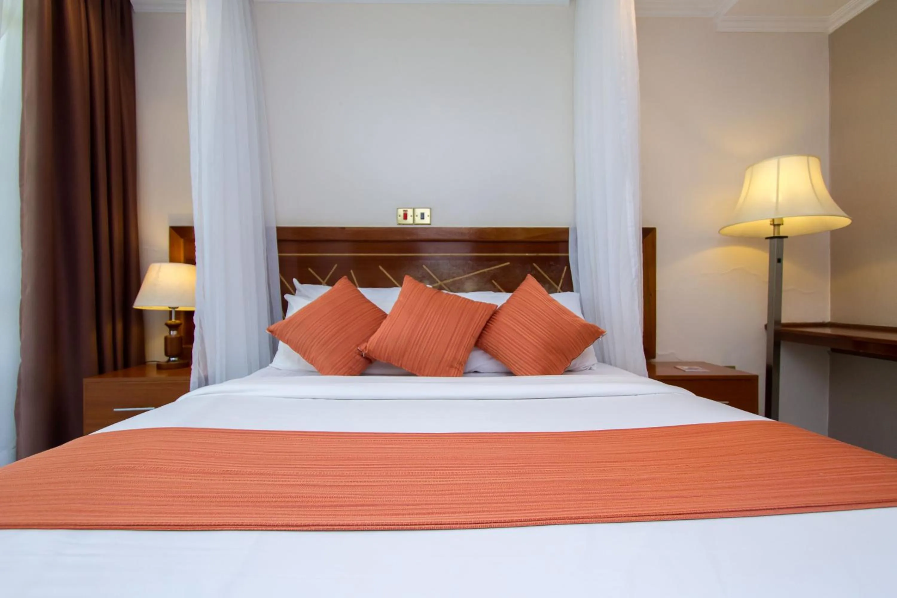 Bed in Victoria Comfort Inn