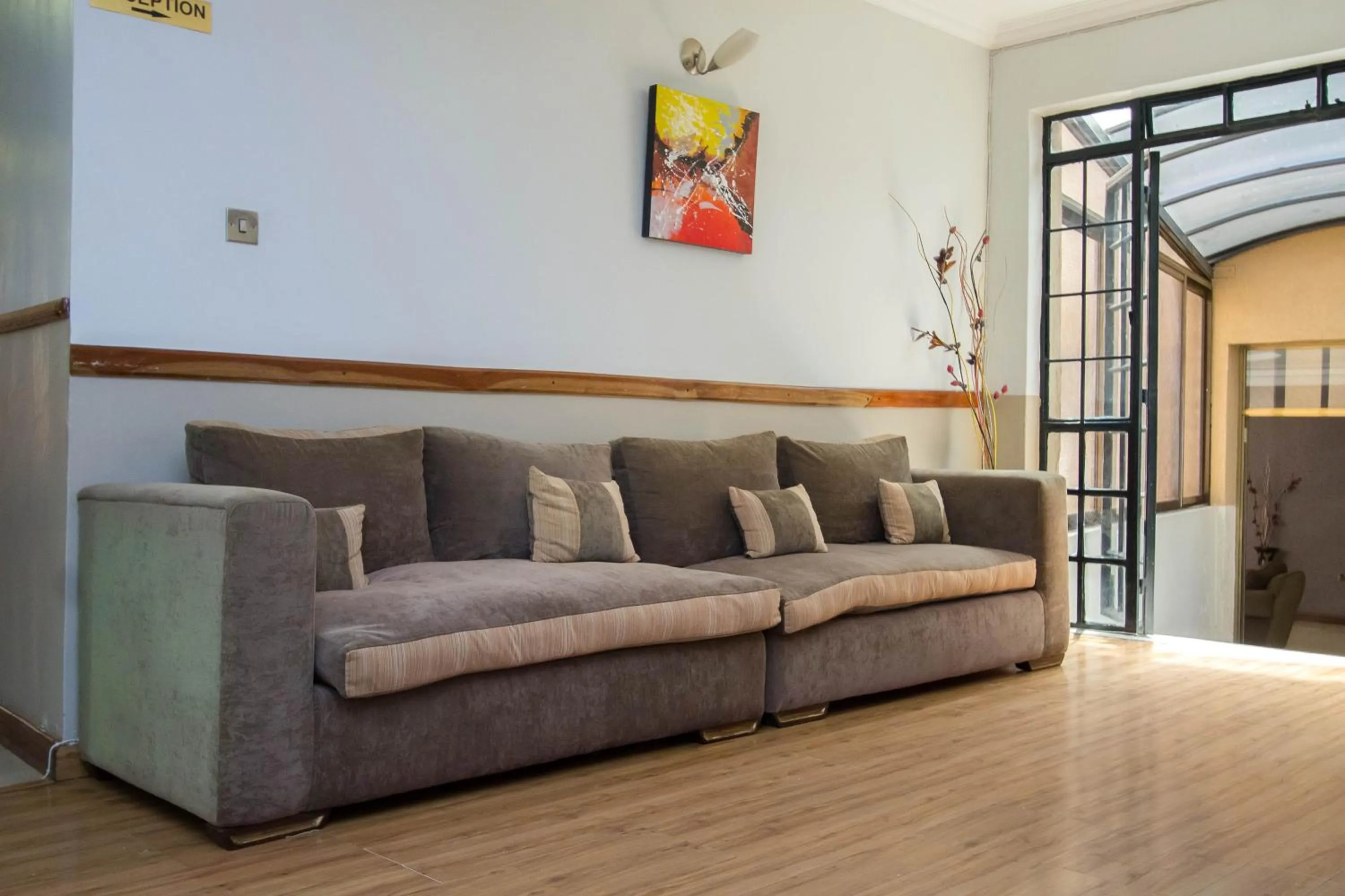 Lobby or reception in Victoria Comfort Inn