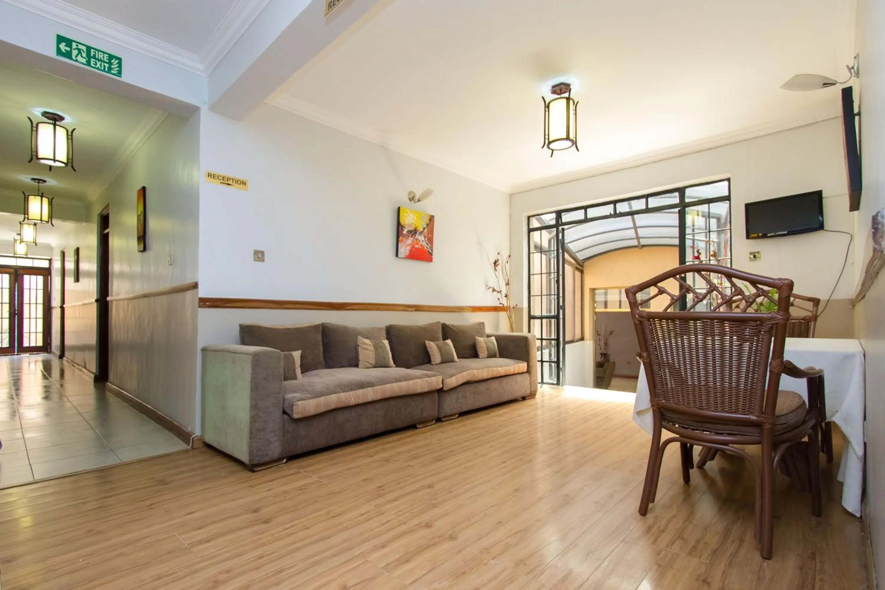 Lobby or reception in Victoria Comfort Inn