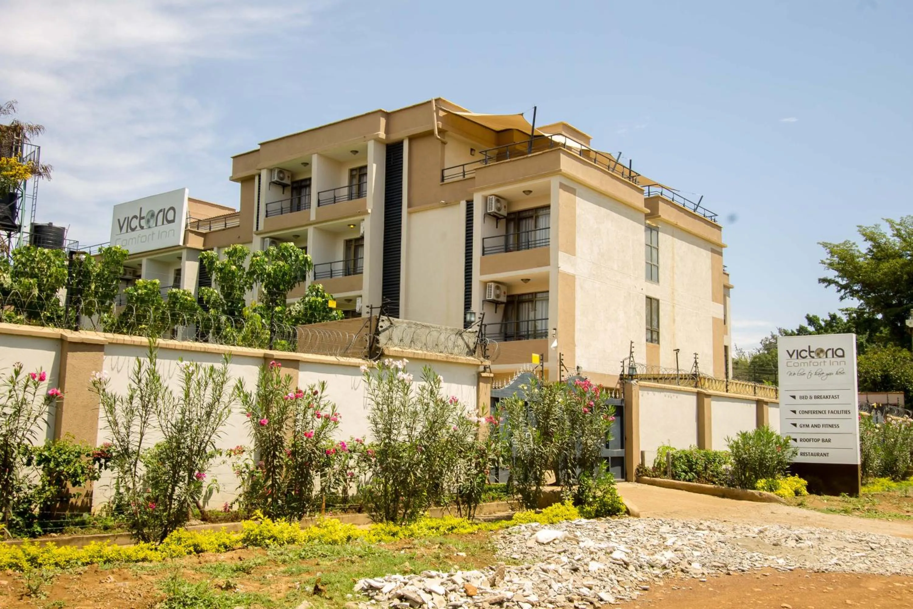 Property building in Victoria Comfort Inn