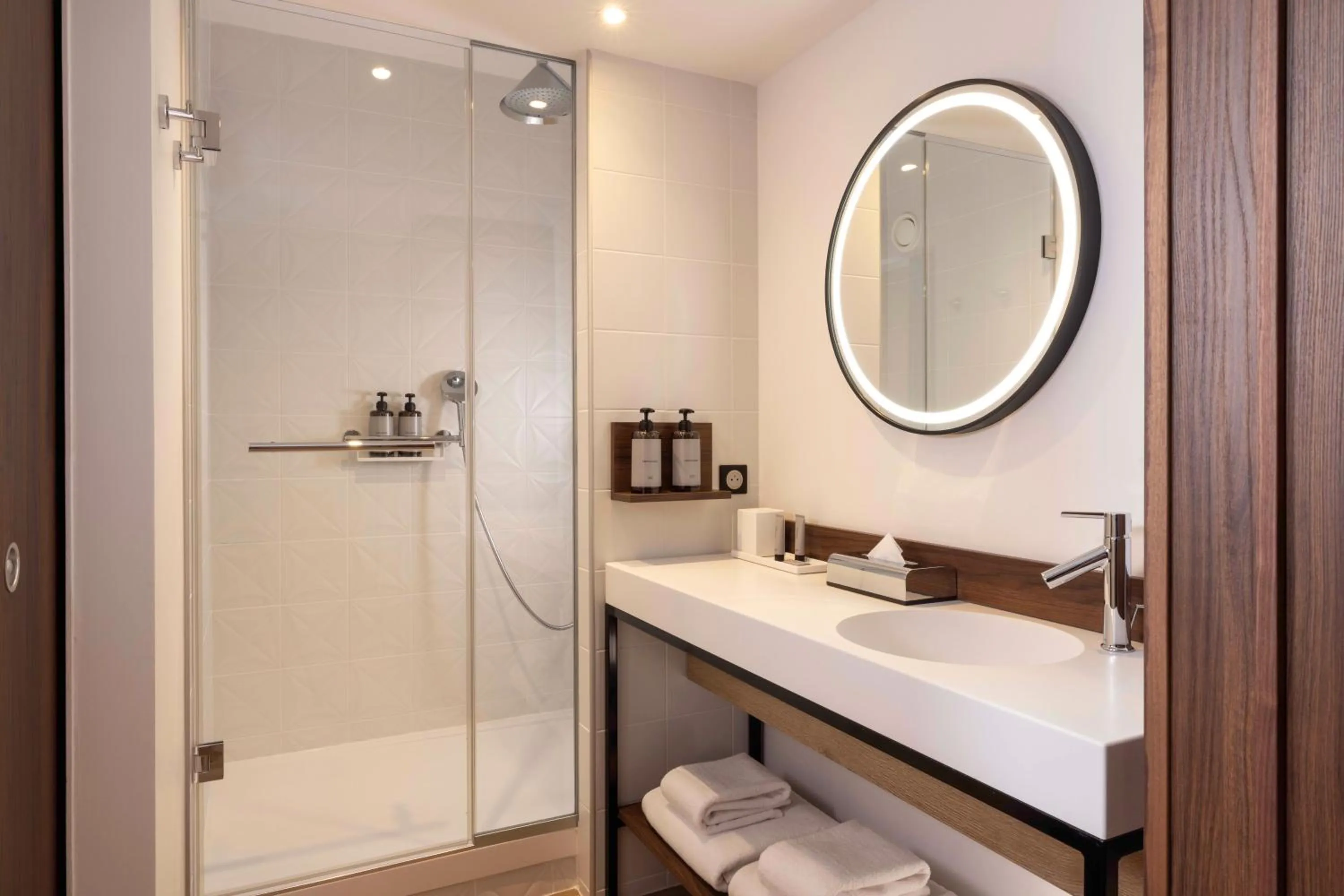 Bathroom in Hôtel 56 - Bordeaux Centre Gare Saint Jean