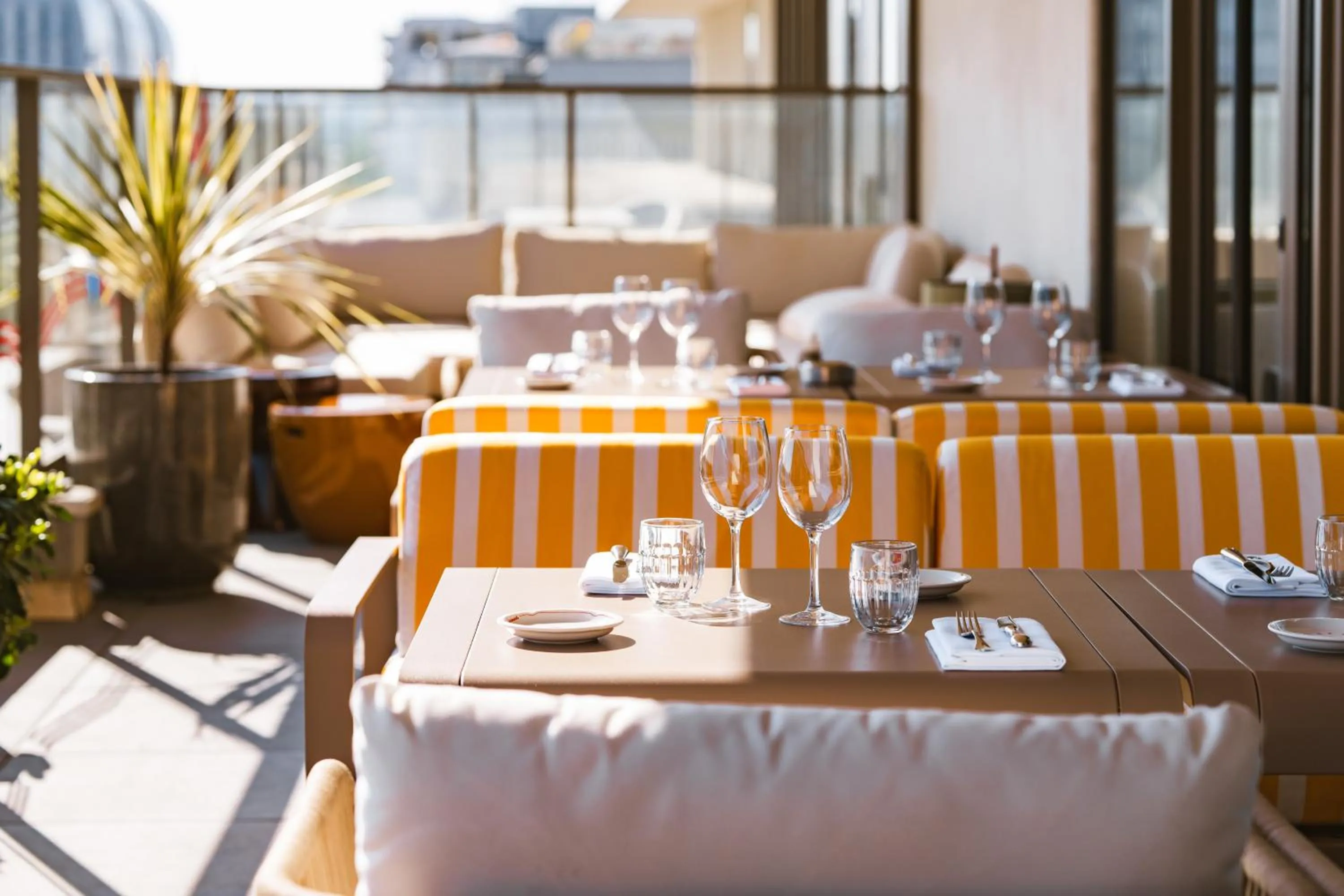 Restaurant/places to eat in Hôtel 56 - Bordeaux Centre Gare Saint Jean