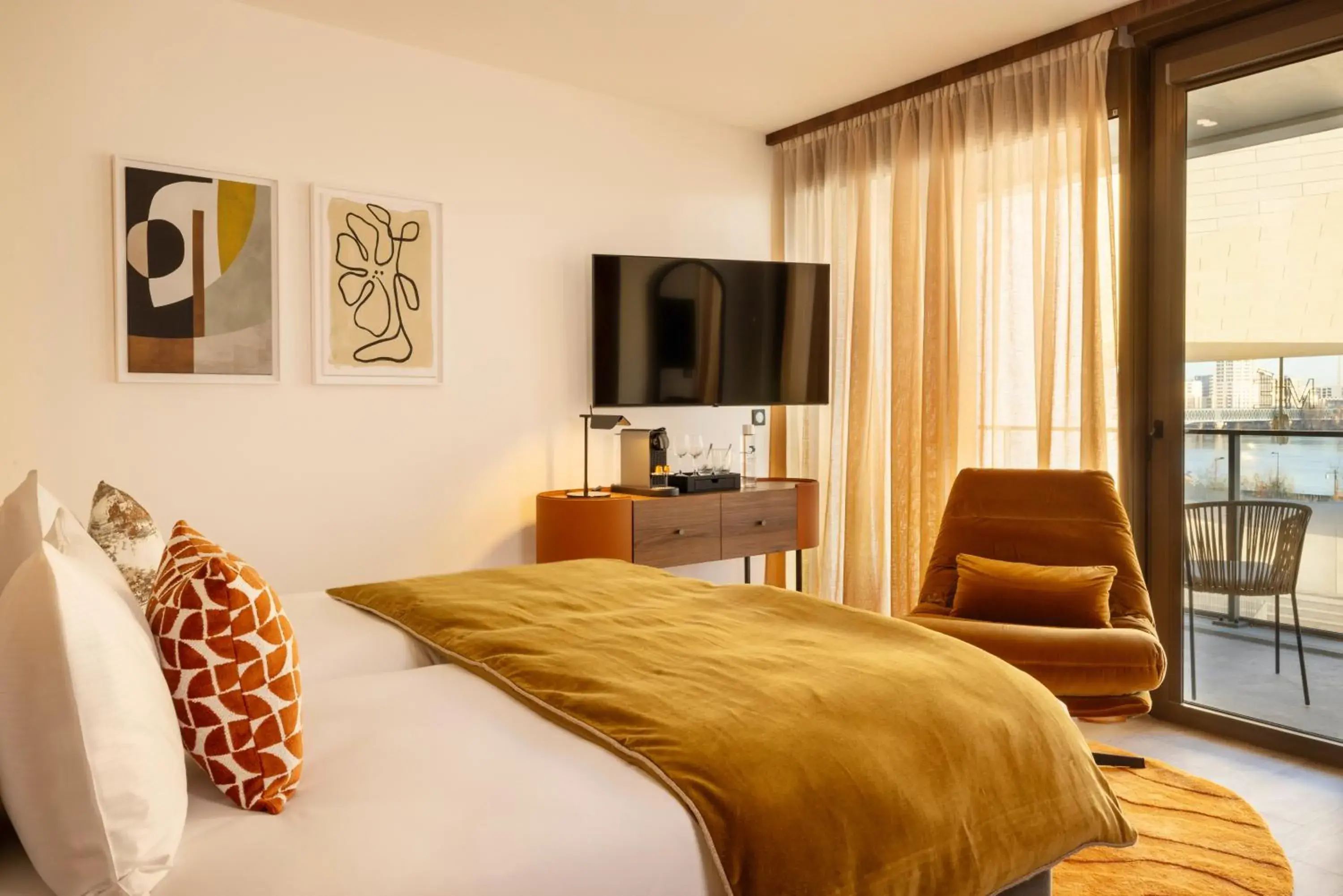 Classic Garonne Room with Balcony in Hôtel 56 - Bordeaux Centre Gare Saint Jean Classic Garonne Room with Balcony in Hôtel 56 - Bordeaux Centre Gare Saint Jean