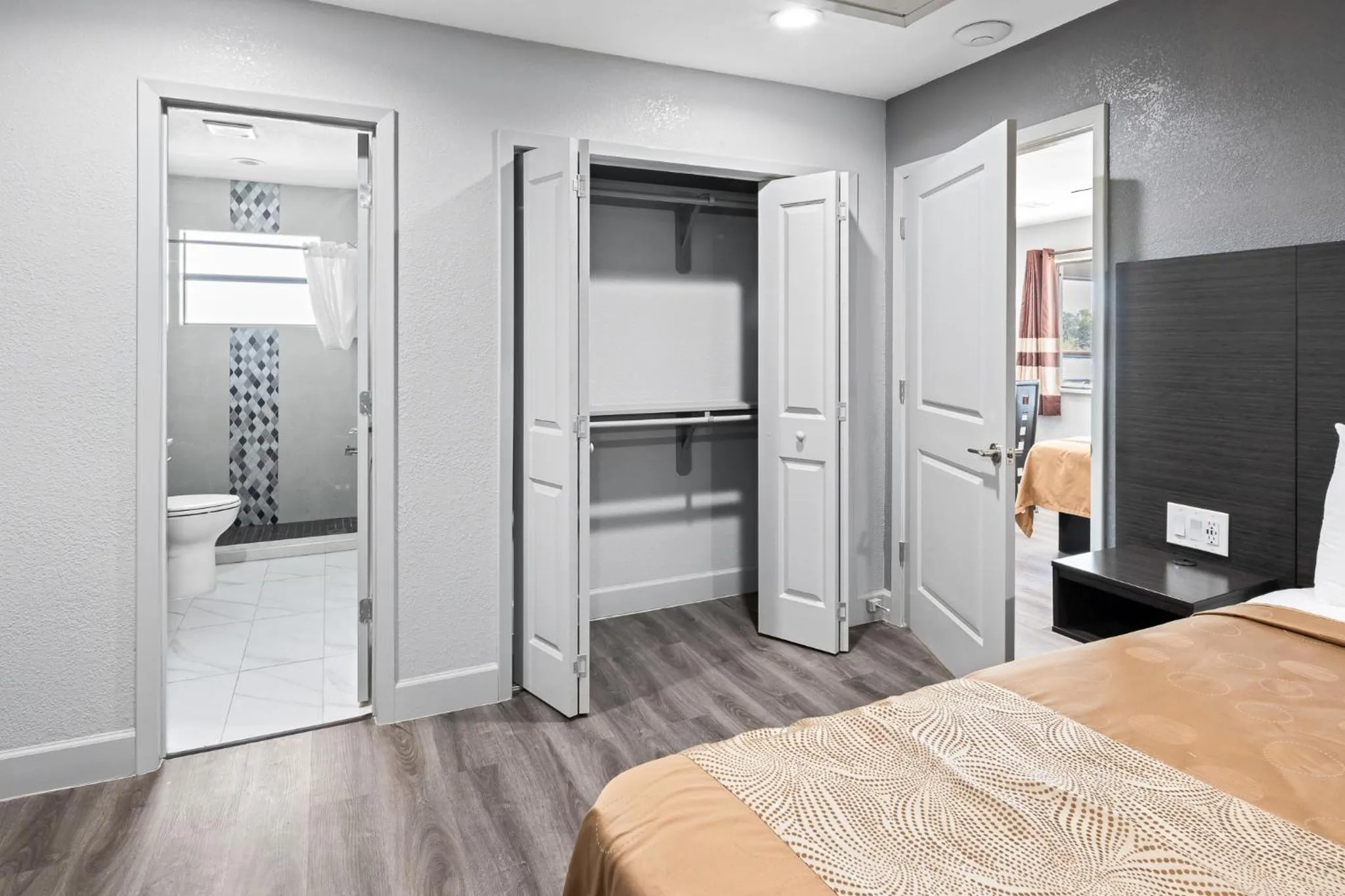 Bed in Moonlight Inn - Houston I-45 & Airline