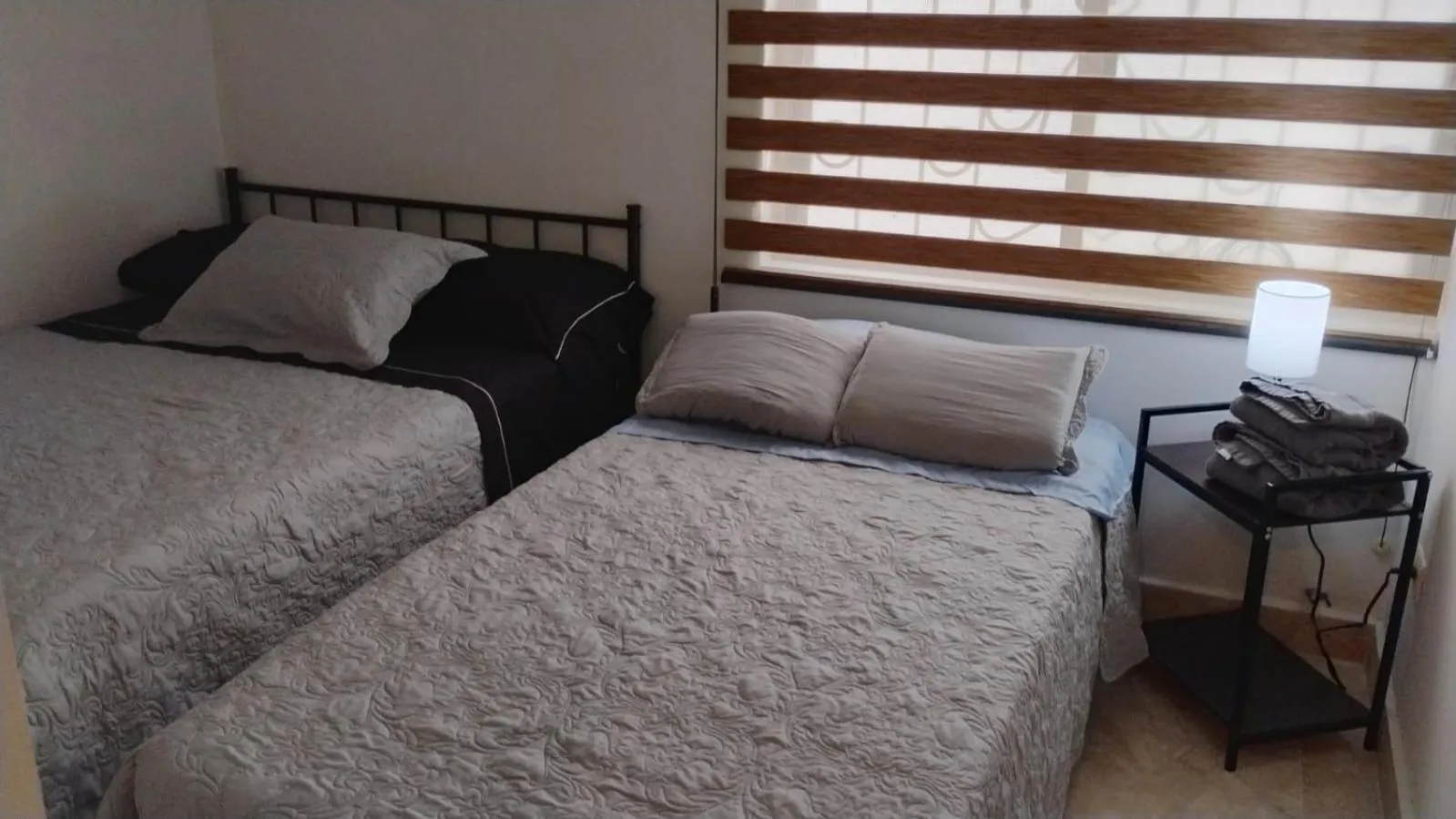Photo of the whole room, Bed in Cumbresuites