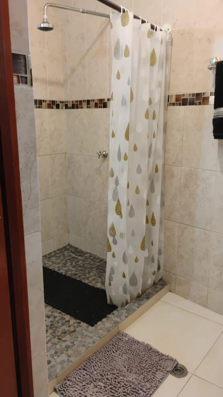 Shower in Cumbresuites
