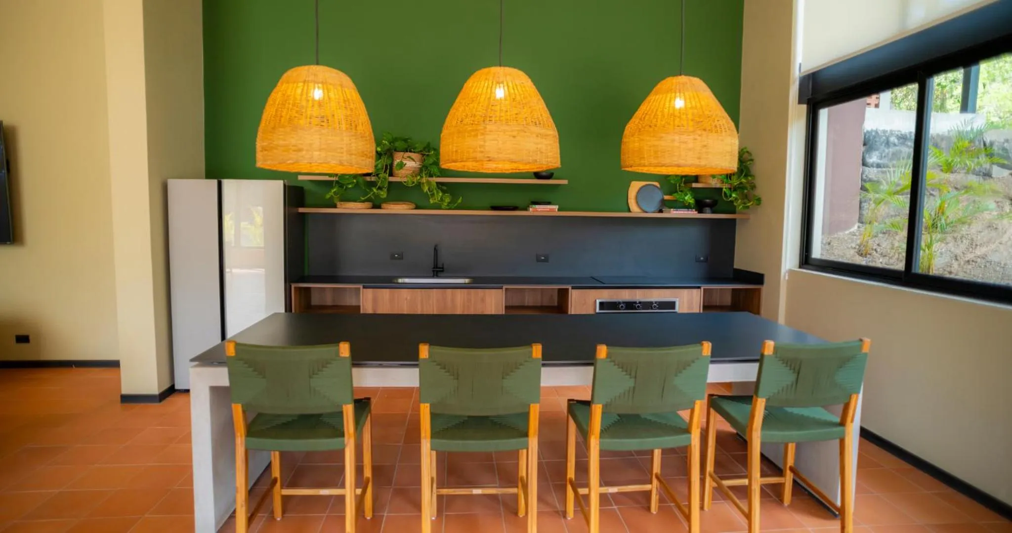 Seating area in BEE Suites San José - Santa Ana