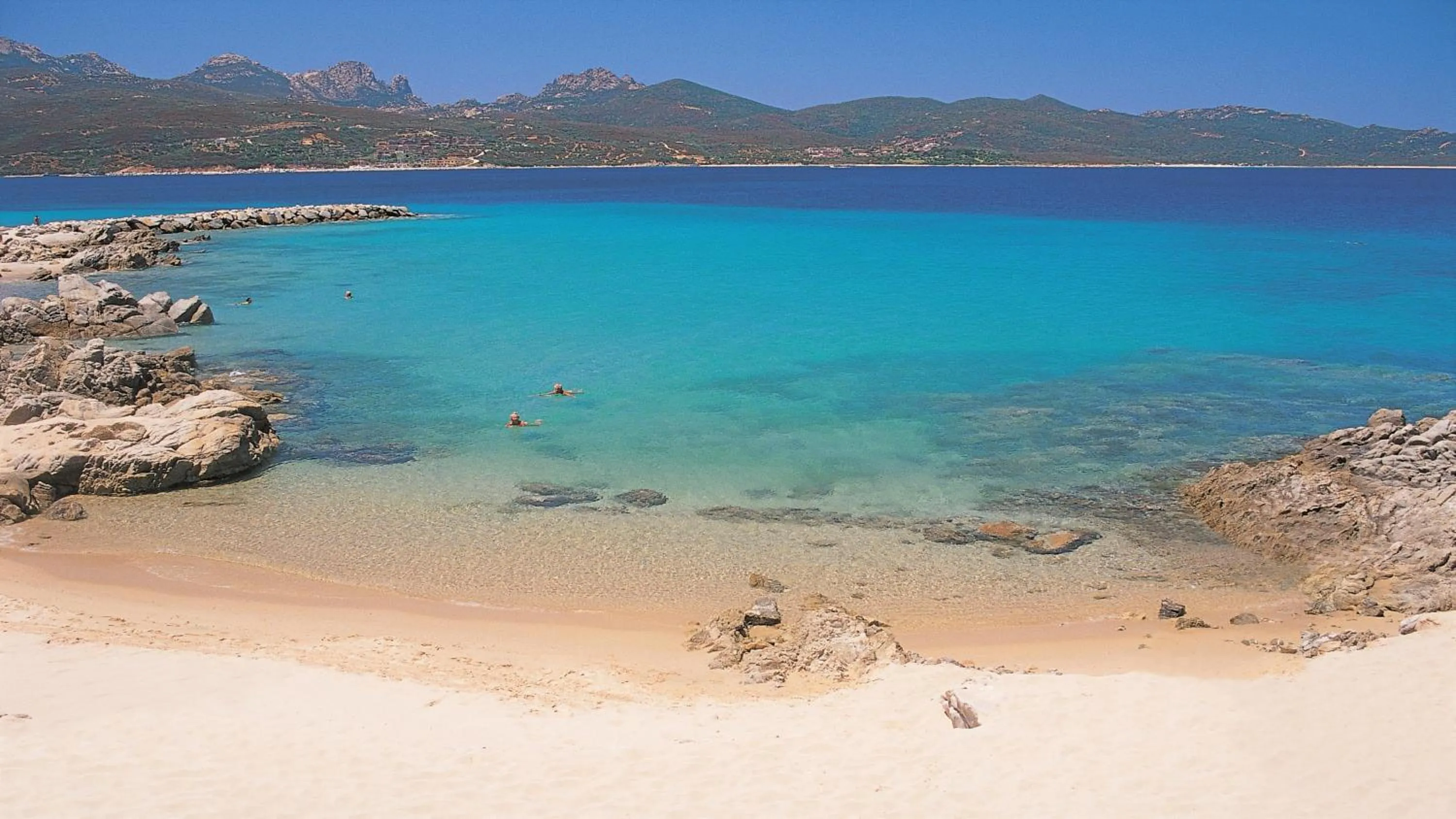 Beach in Residence Bouganville