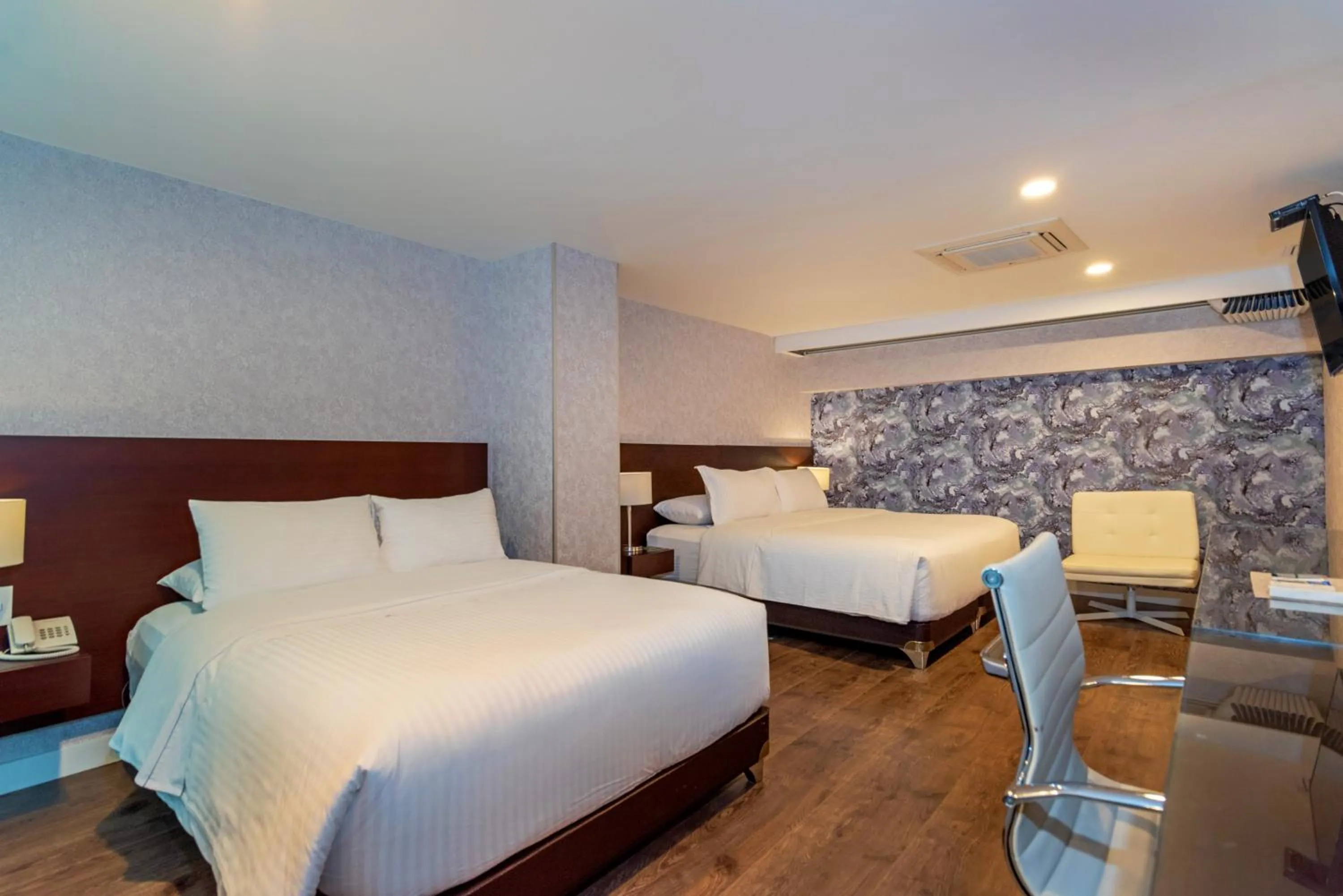 Bedroom, Bed in Hotel Santa Barbara Boutique