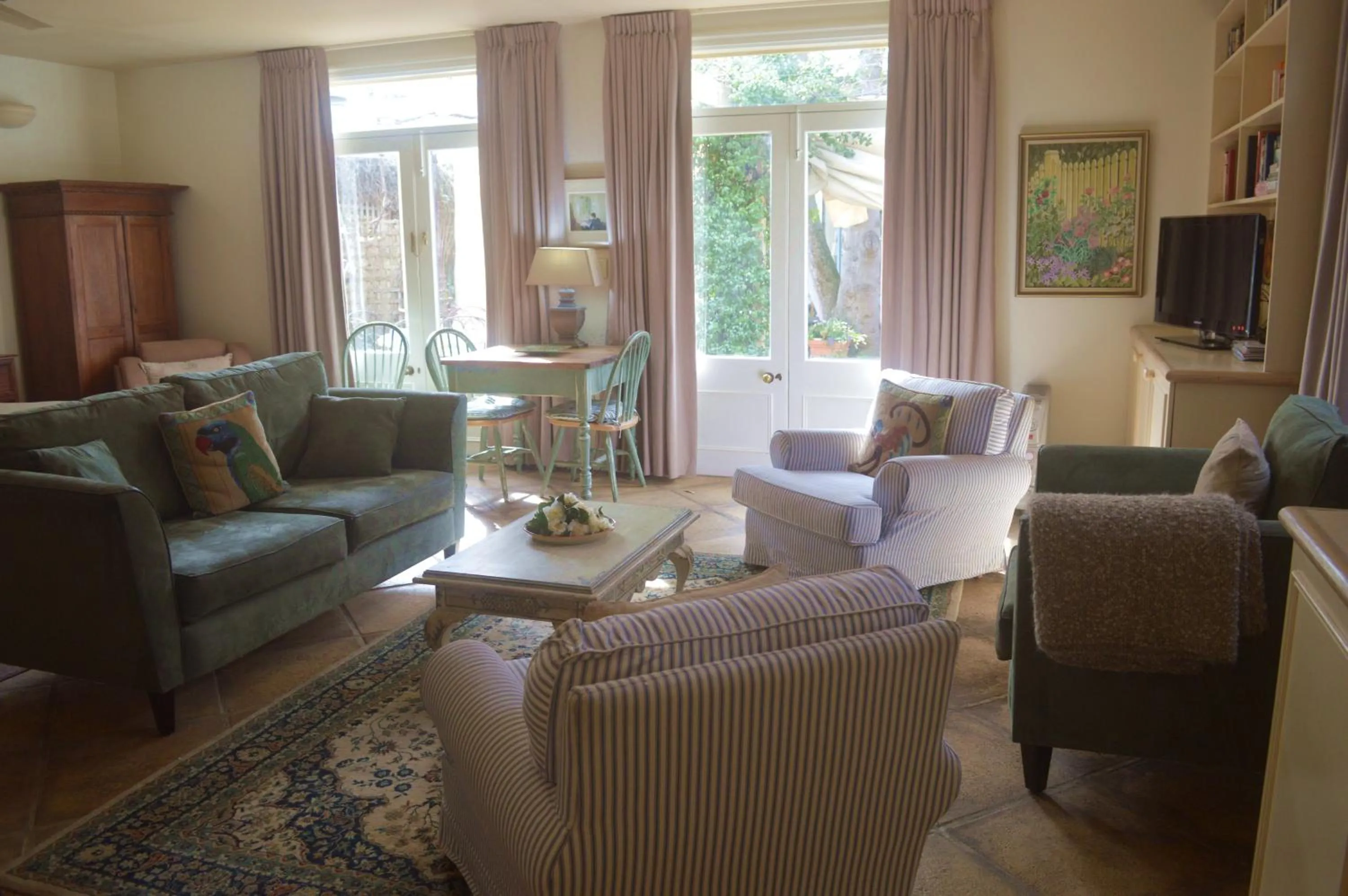 Living room in Athelney Cottage Bed and Breakfast